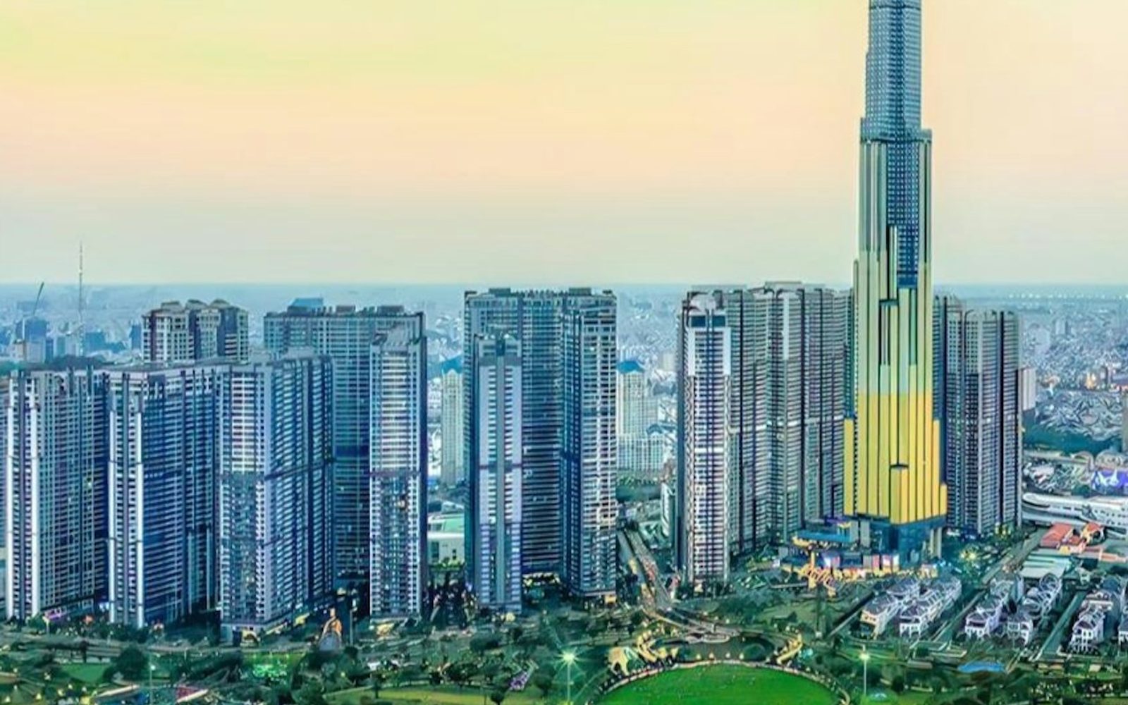Landmark 81: SkyView Entry + VR Experience