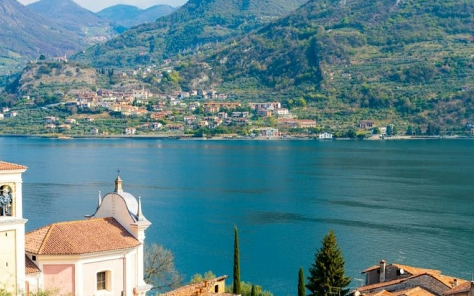 Lake Iseo & Franciacorta: Guided Tour from Milan + Wine Tasting