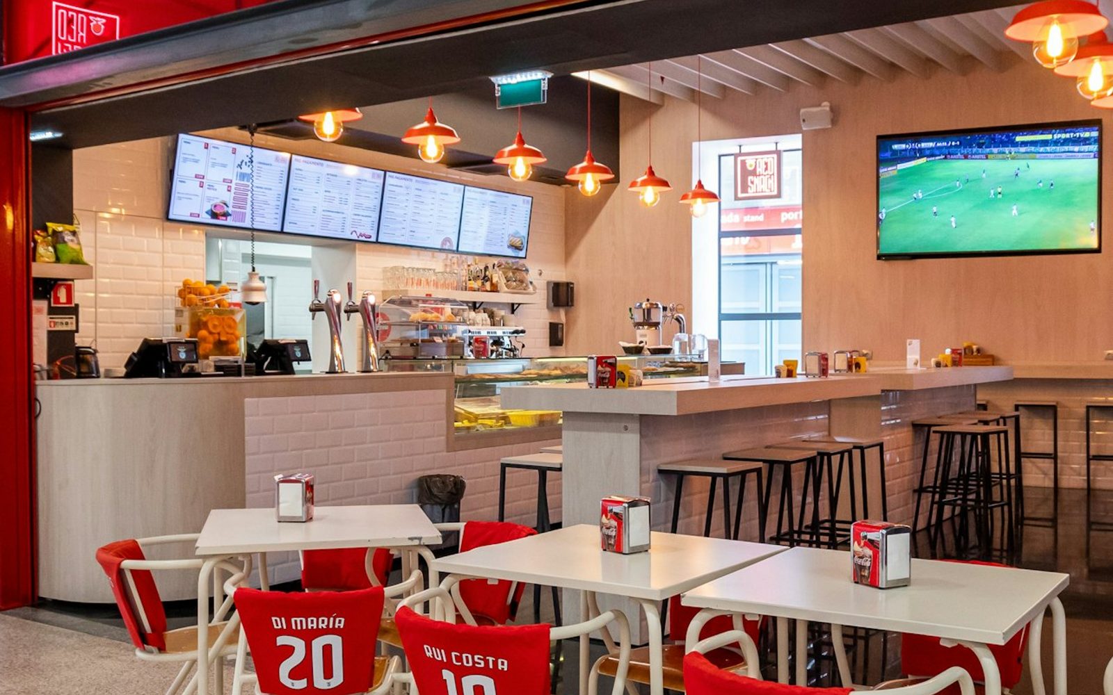 Estádio da Luz & Benfica Museum: Entry Ticket + Snack + Scarf Offer