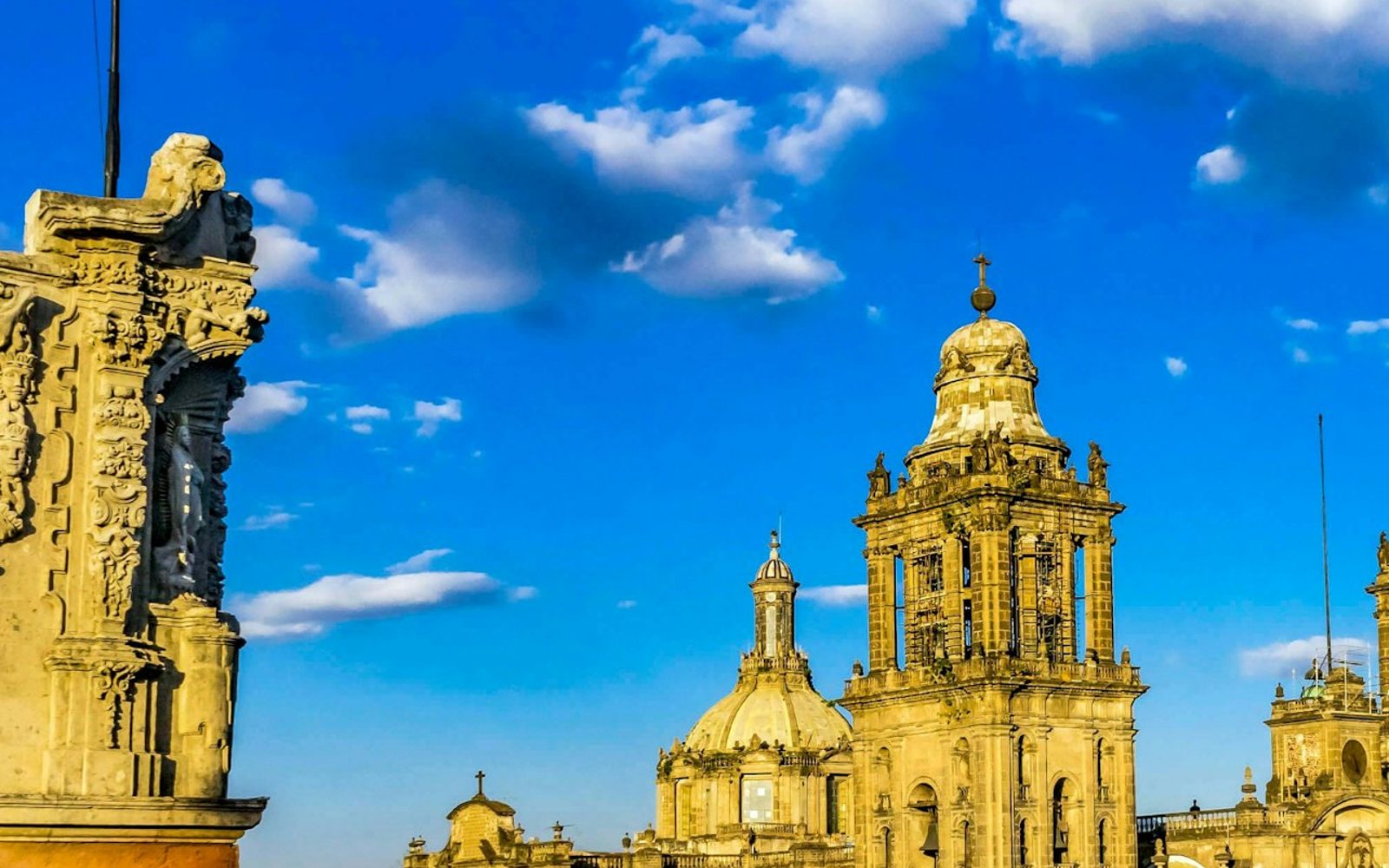 Mexico City: Audio Guide App by TouringBee