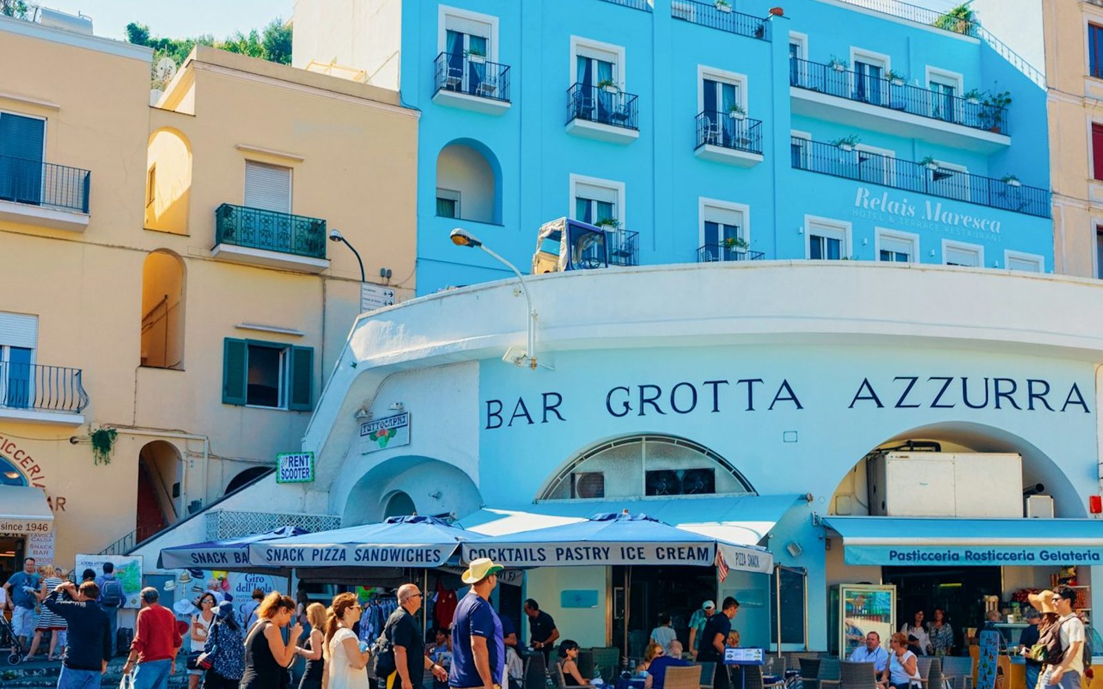 Capri Island & Pompeii: Guided Tour + Roundtrip from Naples