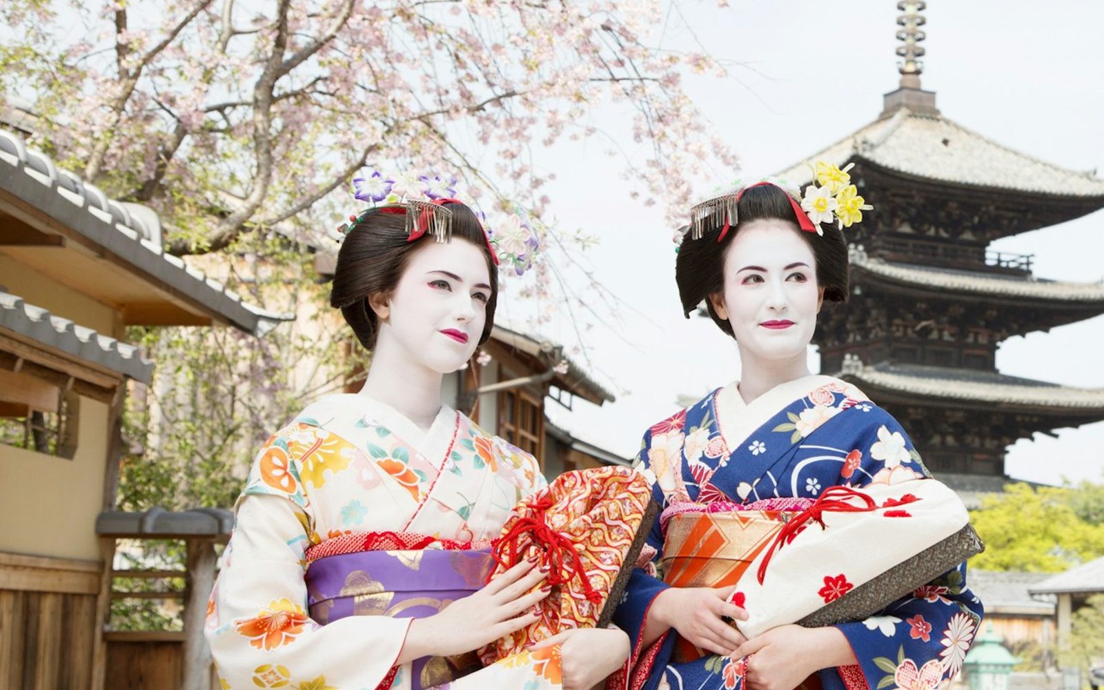 Kyoto: Maiko Makeover and Photoshoot Experience