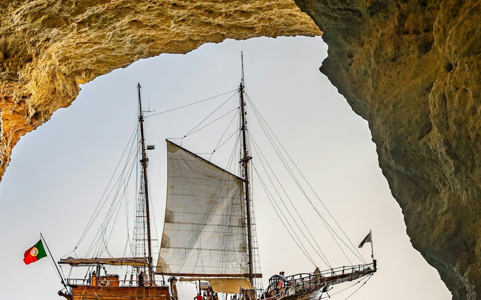 Benagil: Pirate Ship Afternoon Caves Cruise