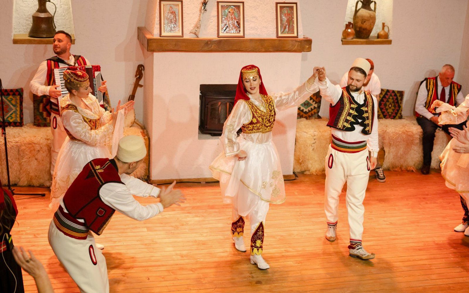 Tirana: Albanian Night Cultural Dance & Music Experience