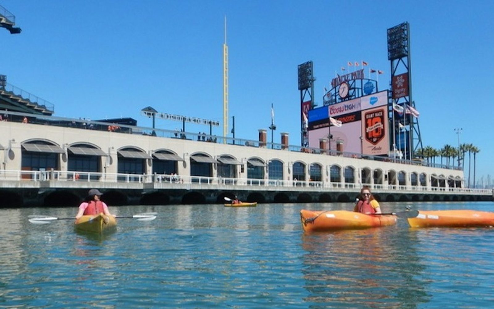 San Francisco: 1-Hour Kayak or Stand-up Paddleboard Rental