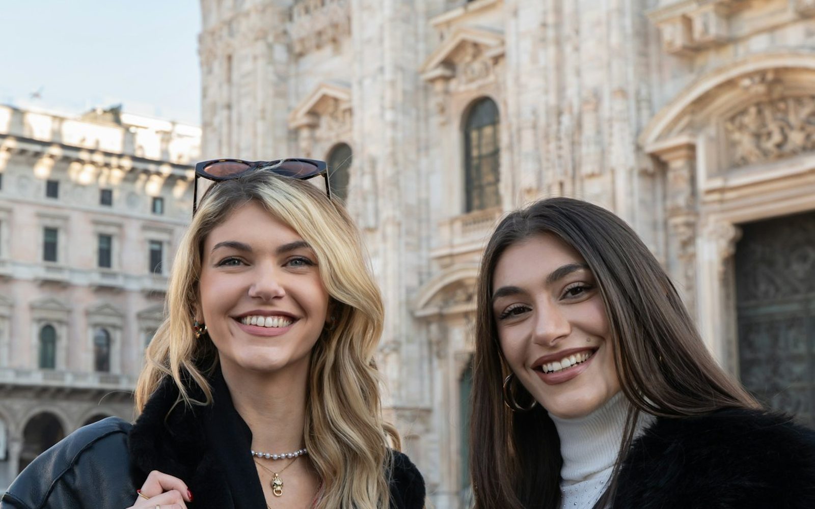Milan: Small Group Walking Tour + Duomo Entry