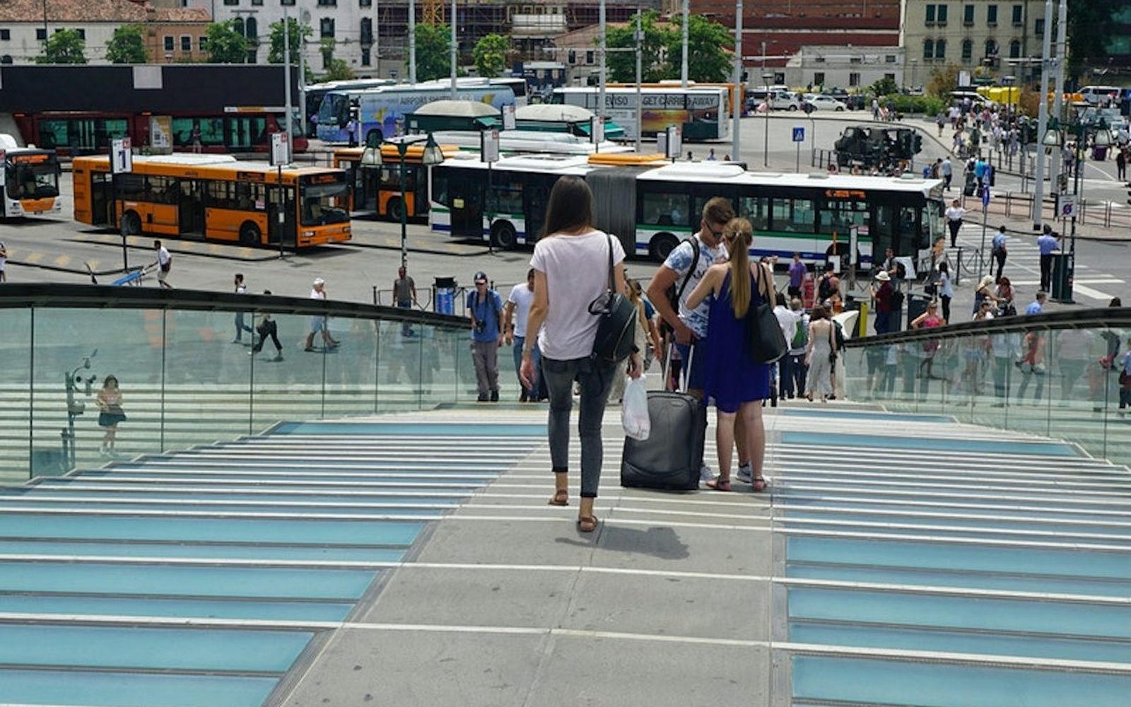 Venice: Shuttle Bus Transfer from Treviso Canova Airport to Venice