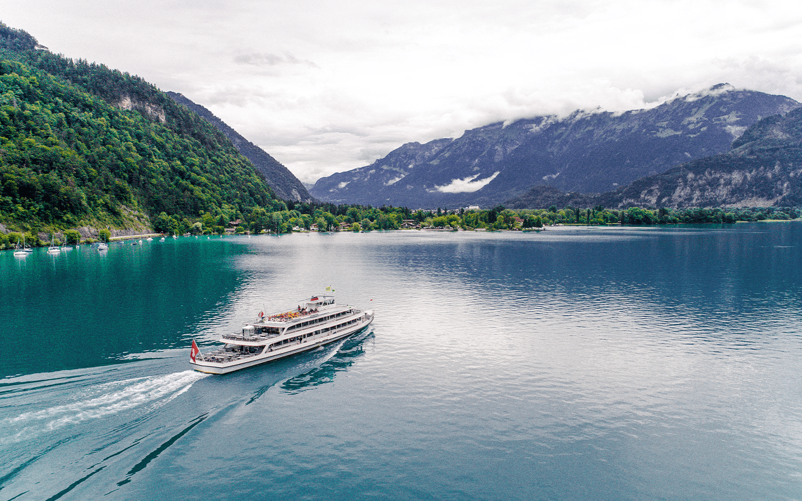 Lake Thun & Lake Brienz Cruise Day Pass