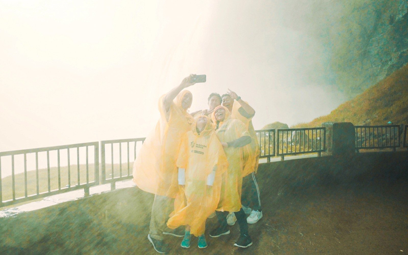 Niagara Falls (Canada) Ultimate Tour with Hornblower Cruise, Helicopter Tour & Journey Behind the Falls