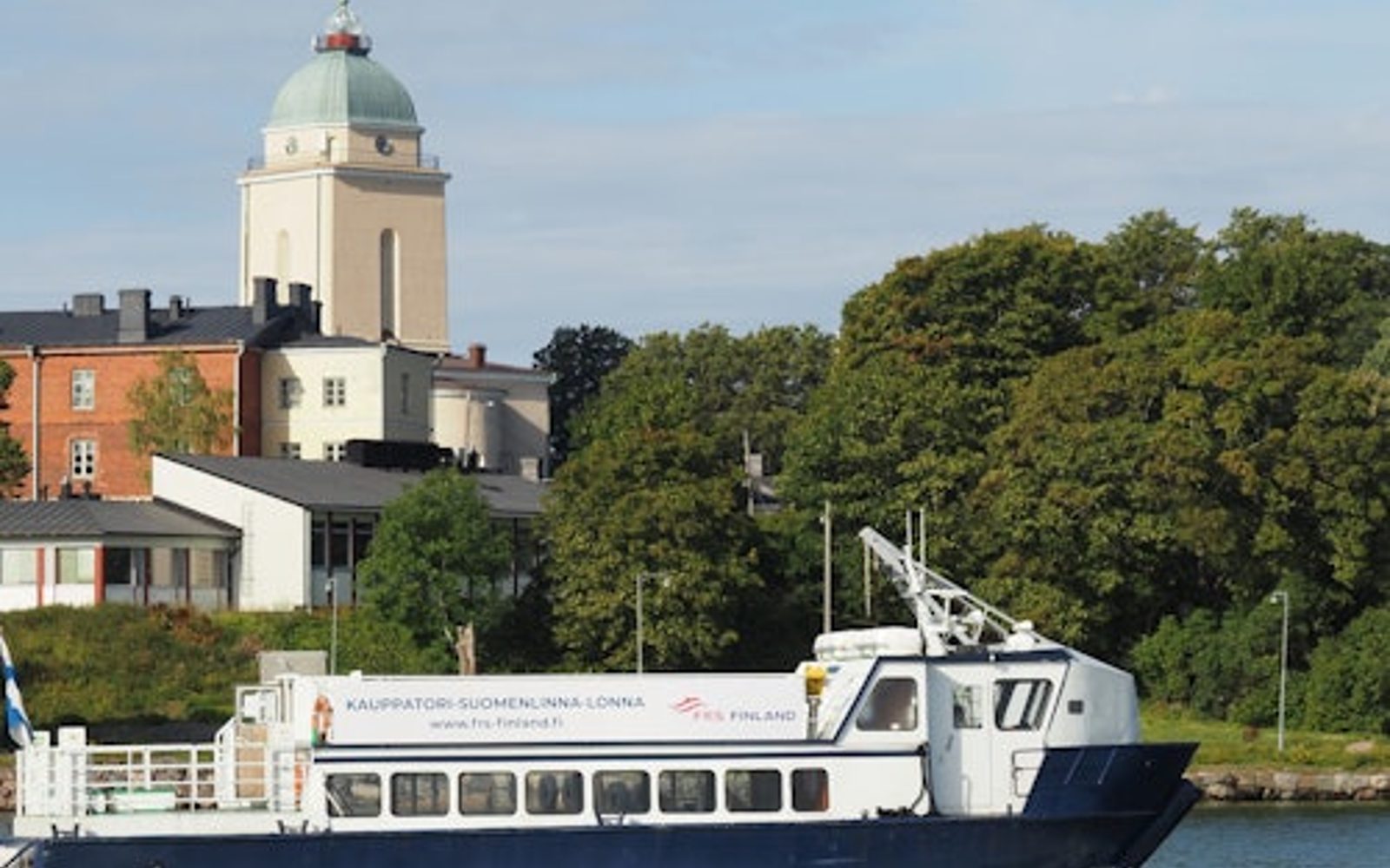 Helsinki: Roundtrip Ferry Transfer to Suomenlinna
