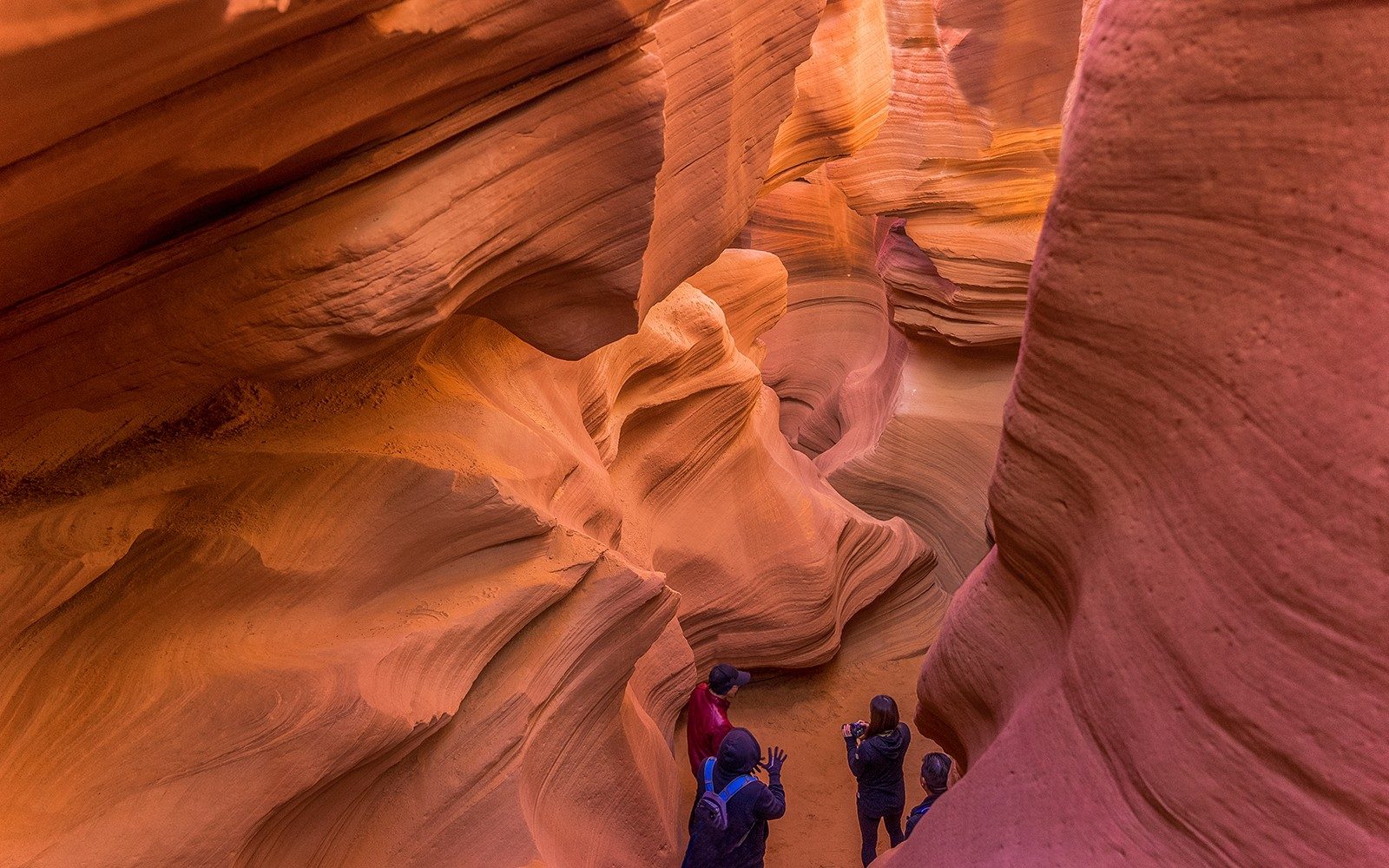 Navajo Rehberiyle Alt Antilop Kanyonu Turu