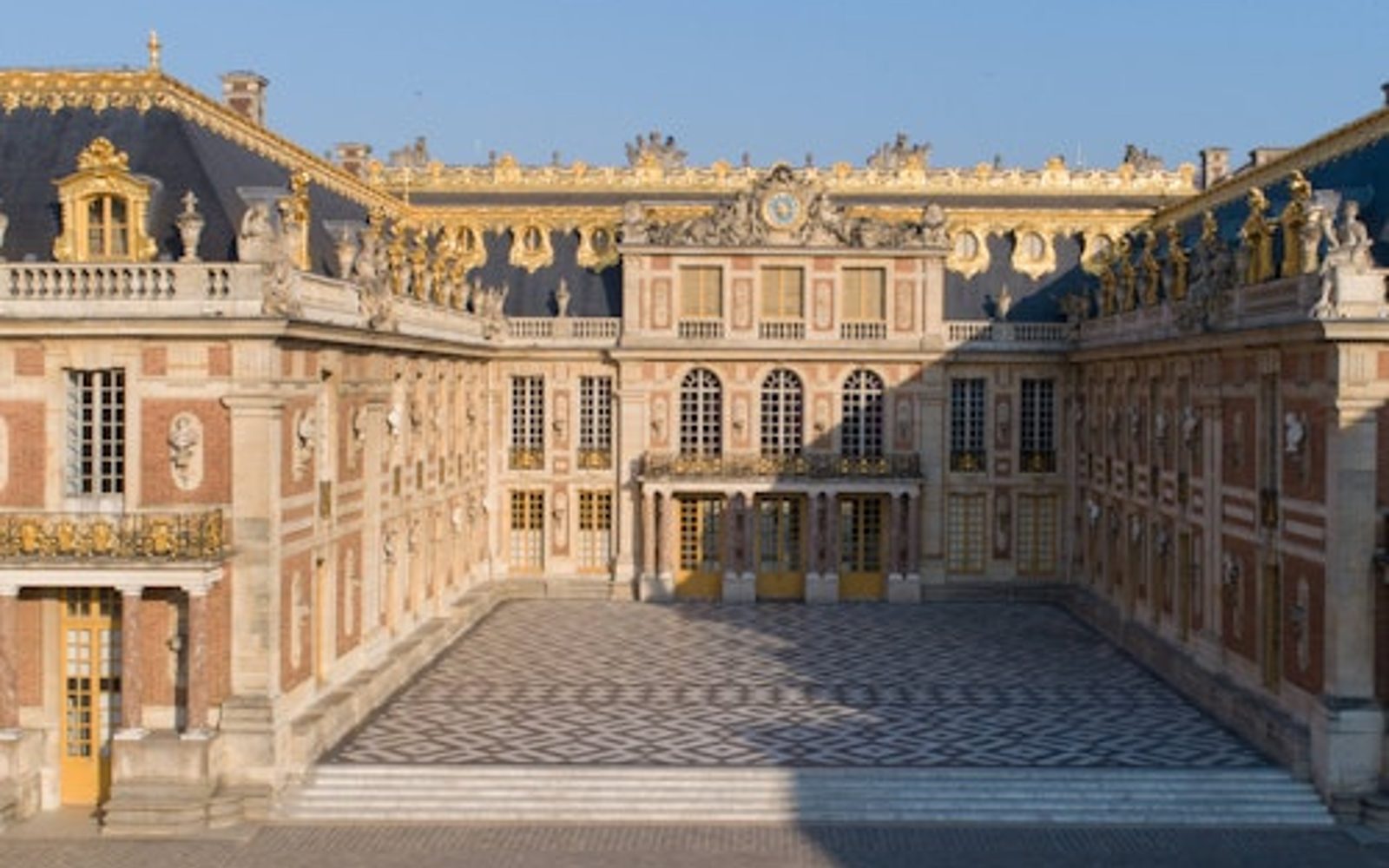 Tootbus Paris: Hop-on Hop-off Bus Tour + Palace of Versailles Entry