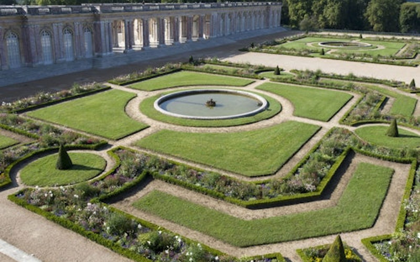 Marie Antoinette's Estate & Trianon Palaces