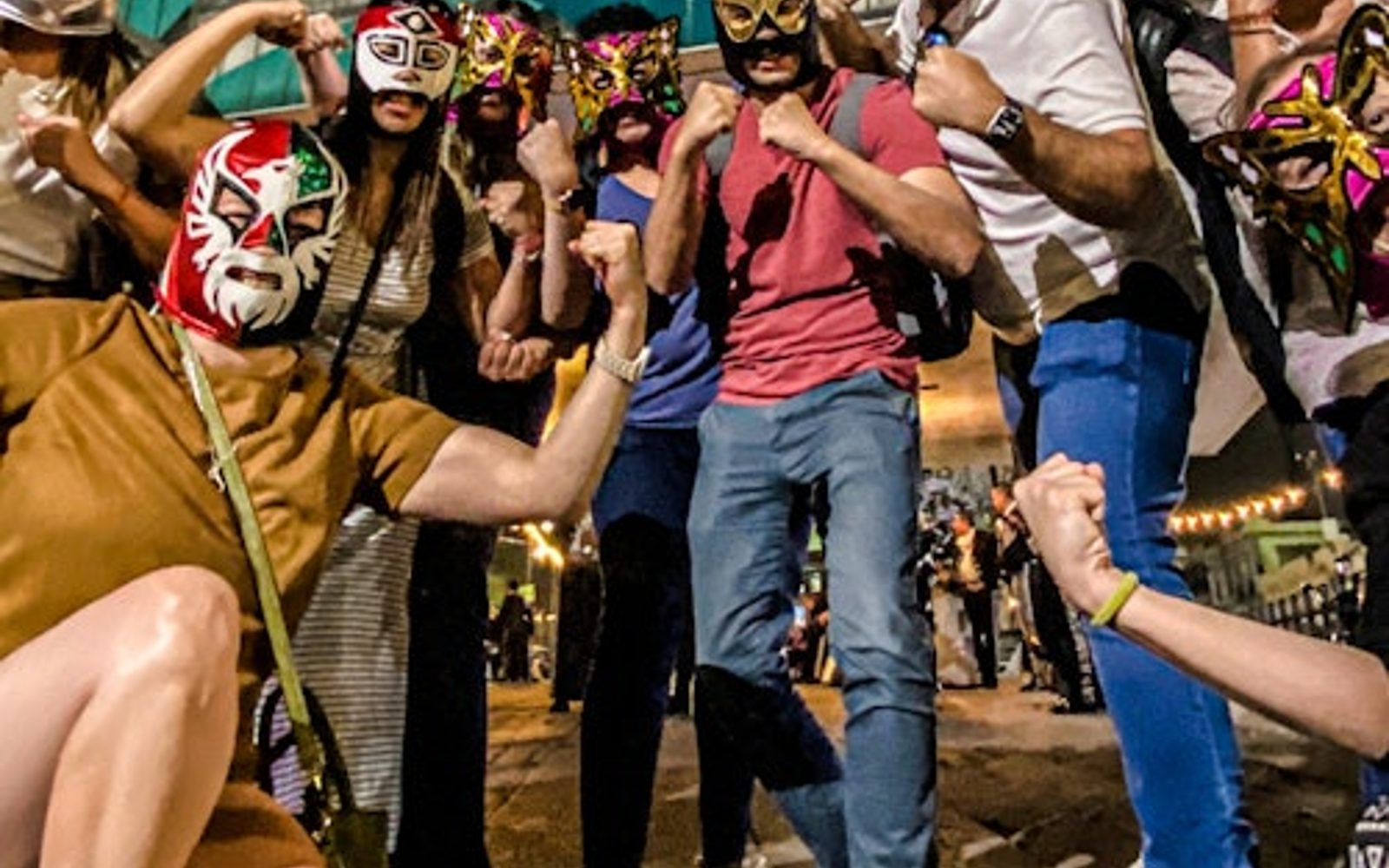 Mexico City: Guided Walking Tour & Tequila Tasting + Lucha Libre Show