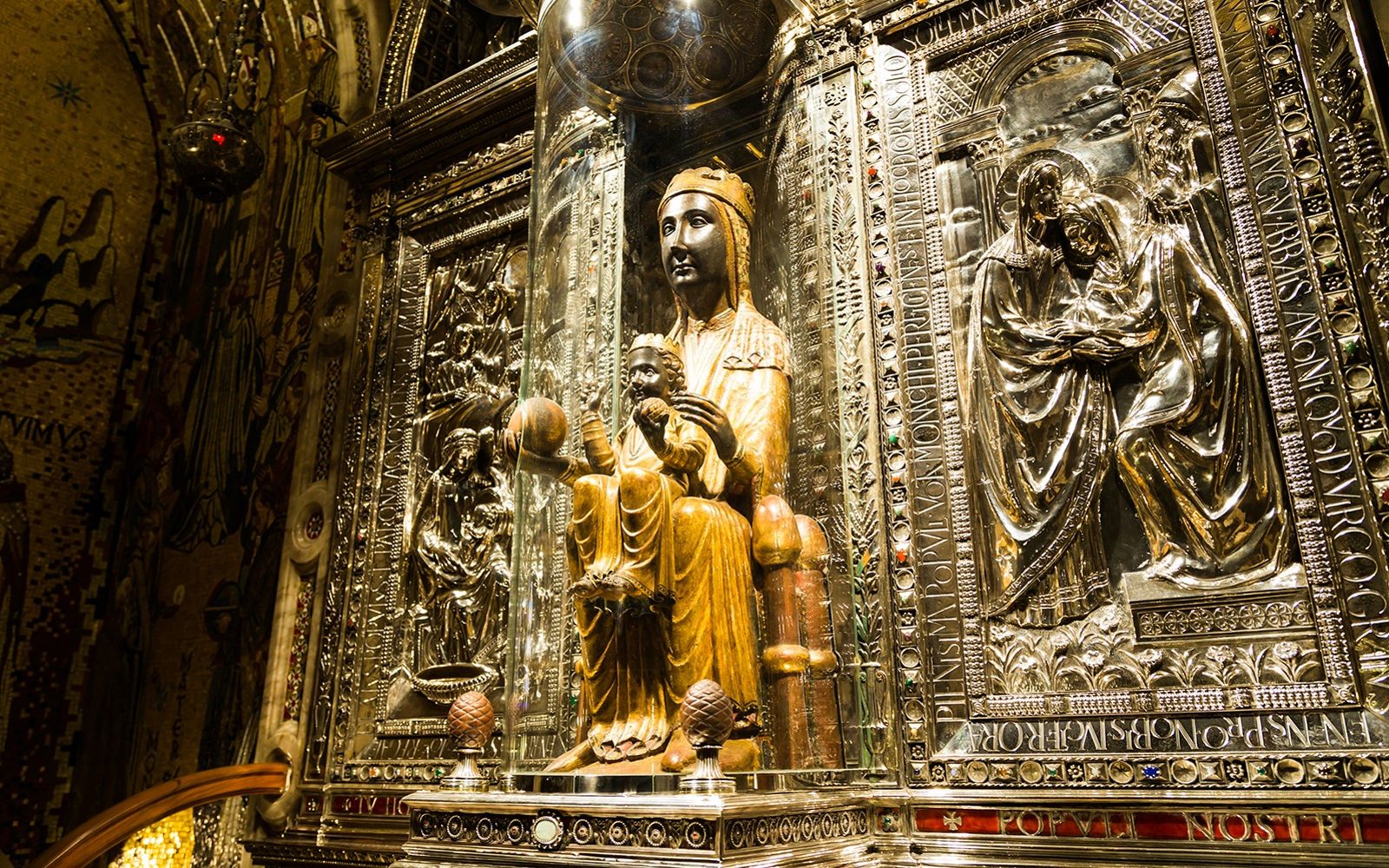 Klášter Montserrat s přístupem k Černé Madoně, audio průvodcem a vlakovými lístky z Barcelony