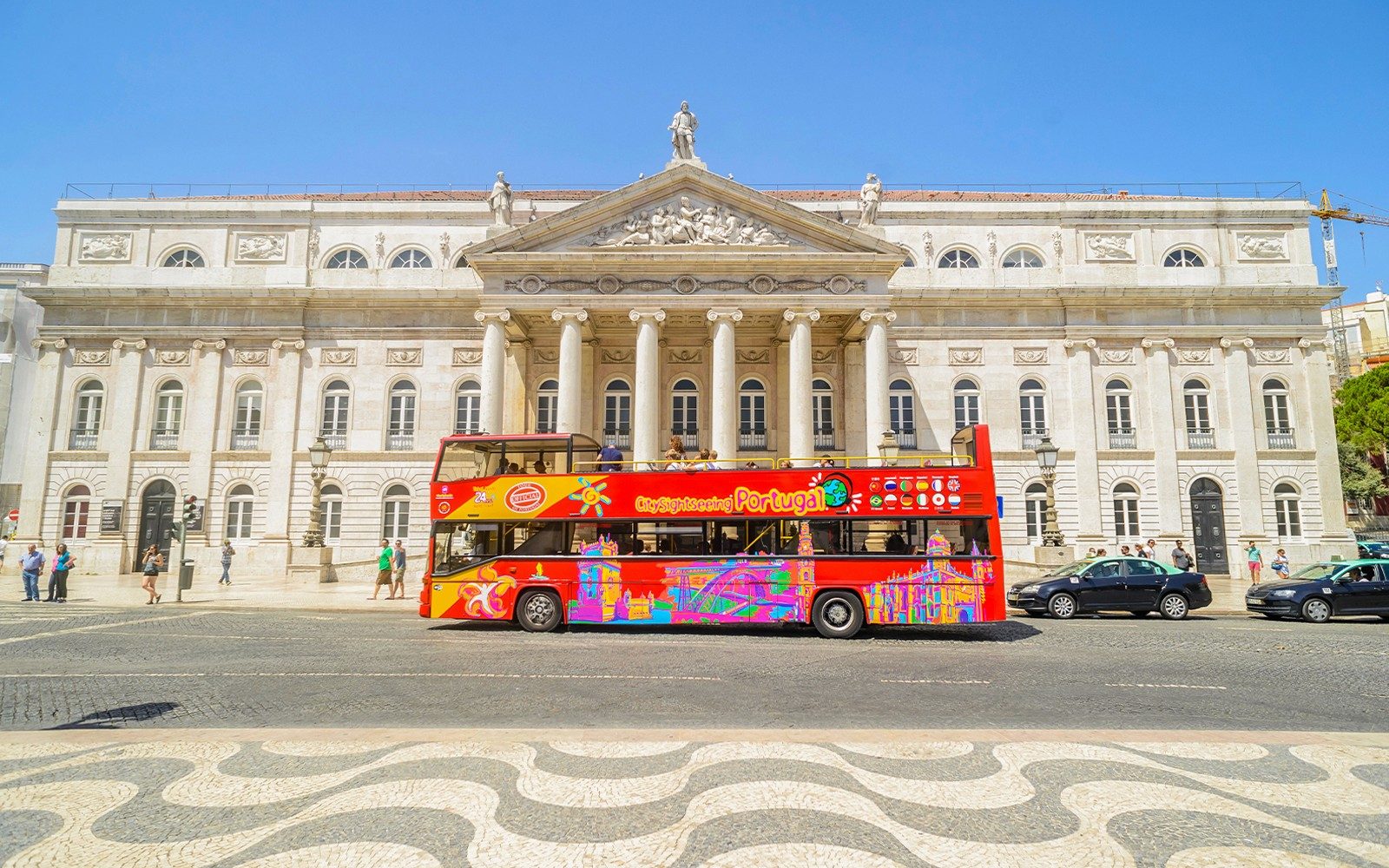 City Sightseeing: Lisbon Hop-on Hop-off Bus Tour with Optional Boat Tour
