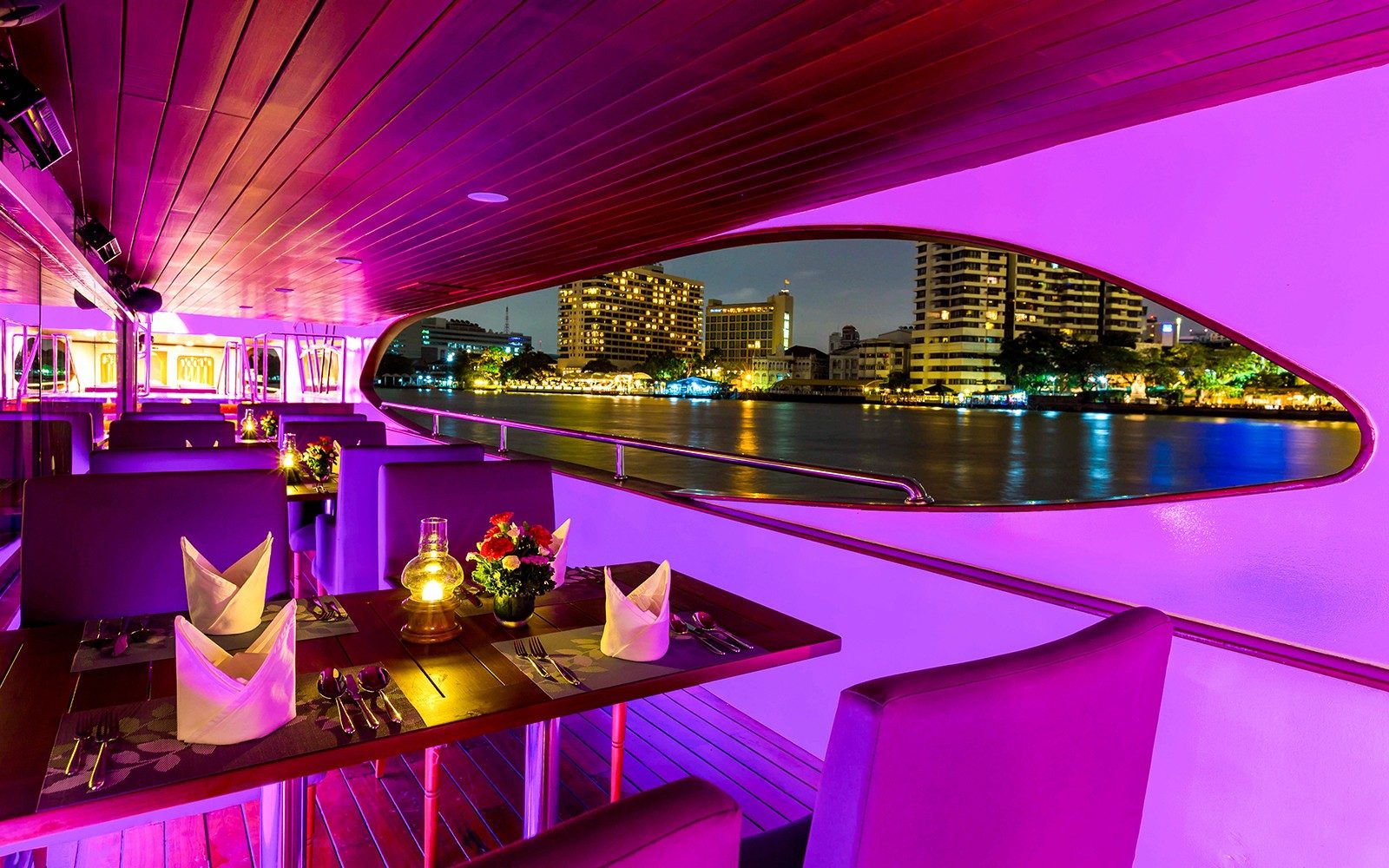 Wonderful Pearl Luxury Cruise dengan Makan Malam 5-Bintang & Tarian Thailand