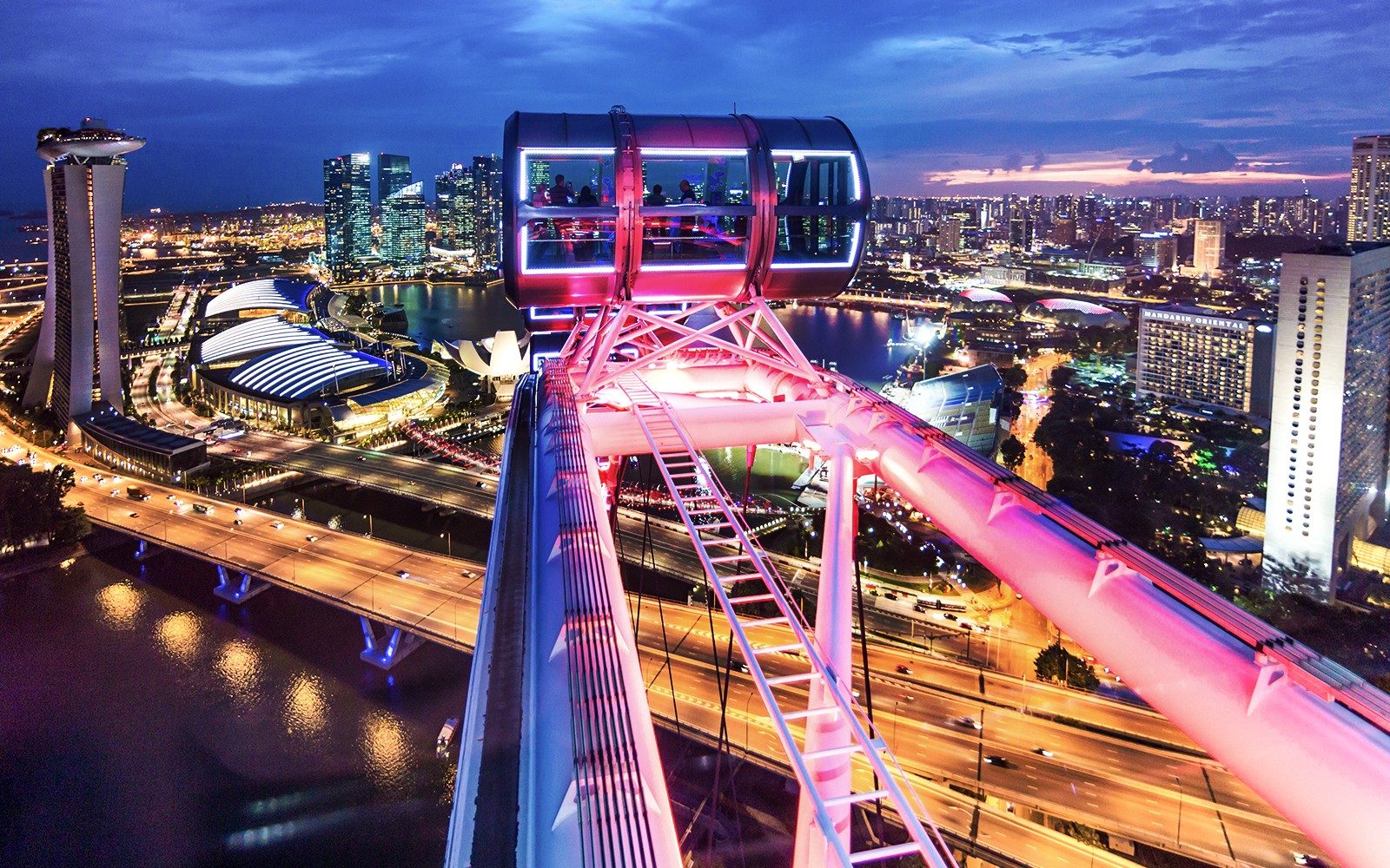VIP zážitek na Singapore Flyer s šampaňským nebo Singapore Sling