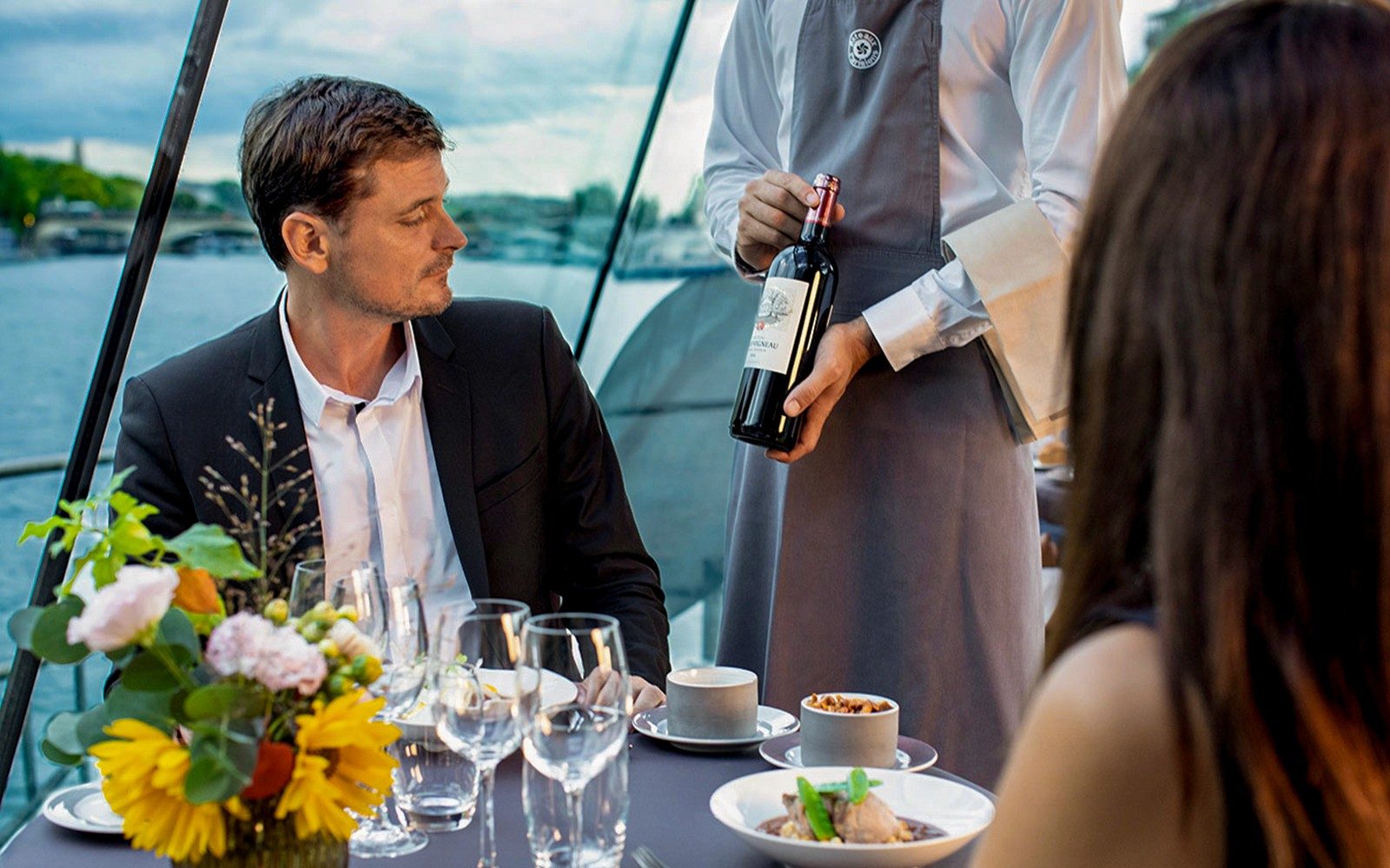 Bateaux Parisiens Seine River Early Evening Dinner Cruise with Gourmet Menu