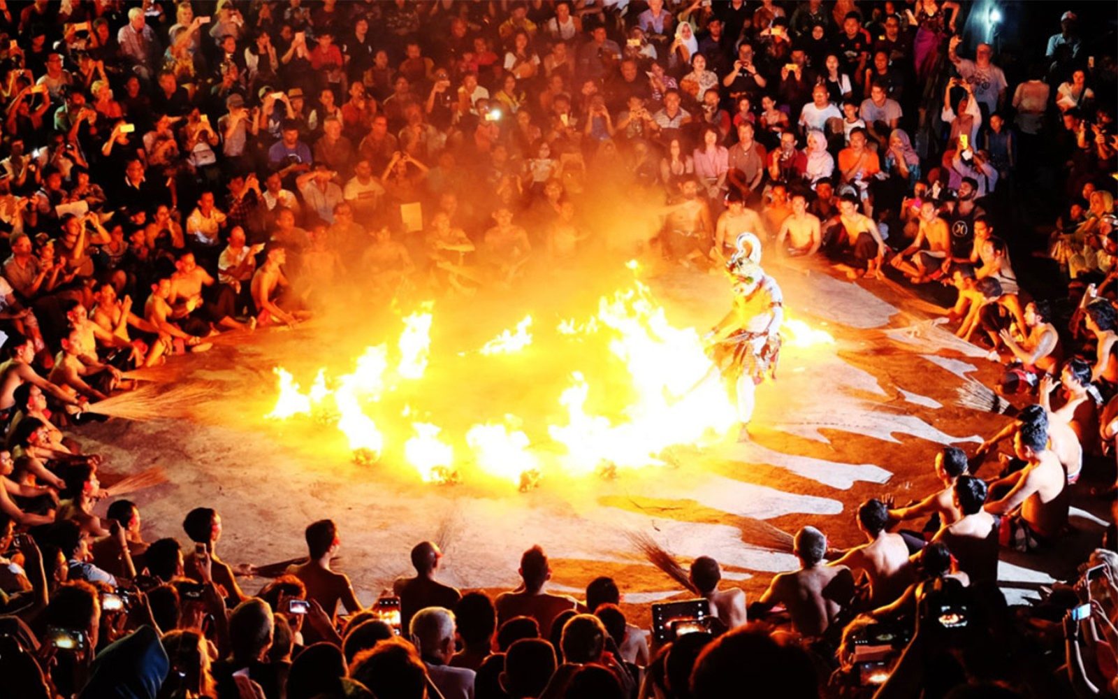 From Bali: Private Tour of Tanah Lot, Uluwatu Temple & Kecak Dance Show at Sunset