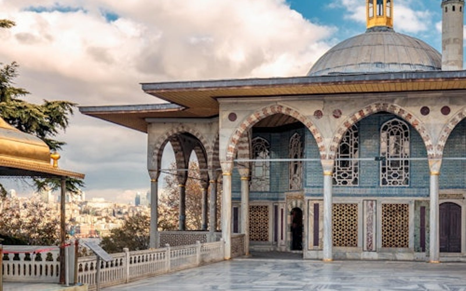Topkapı Palace Museum: Guided Tour with Harem Section