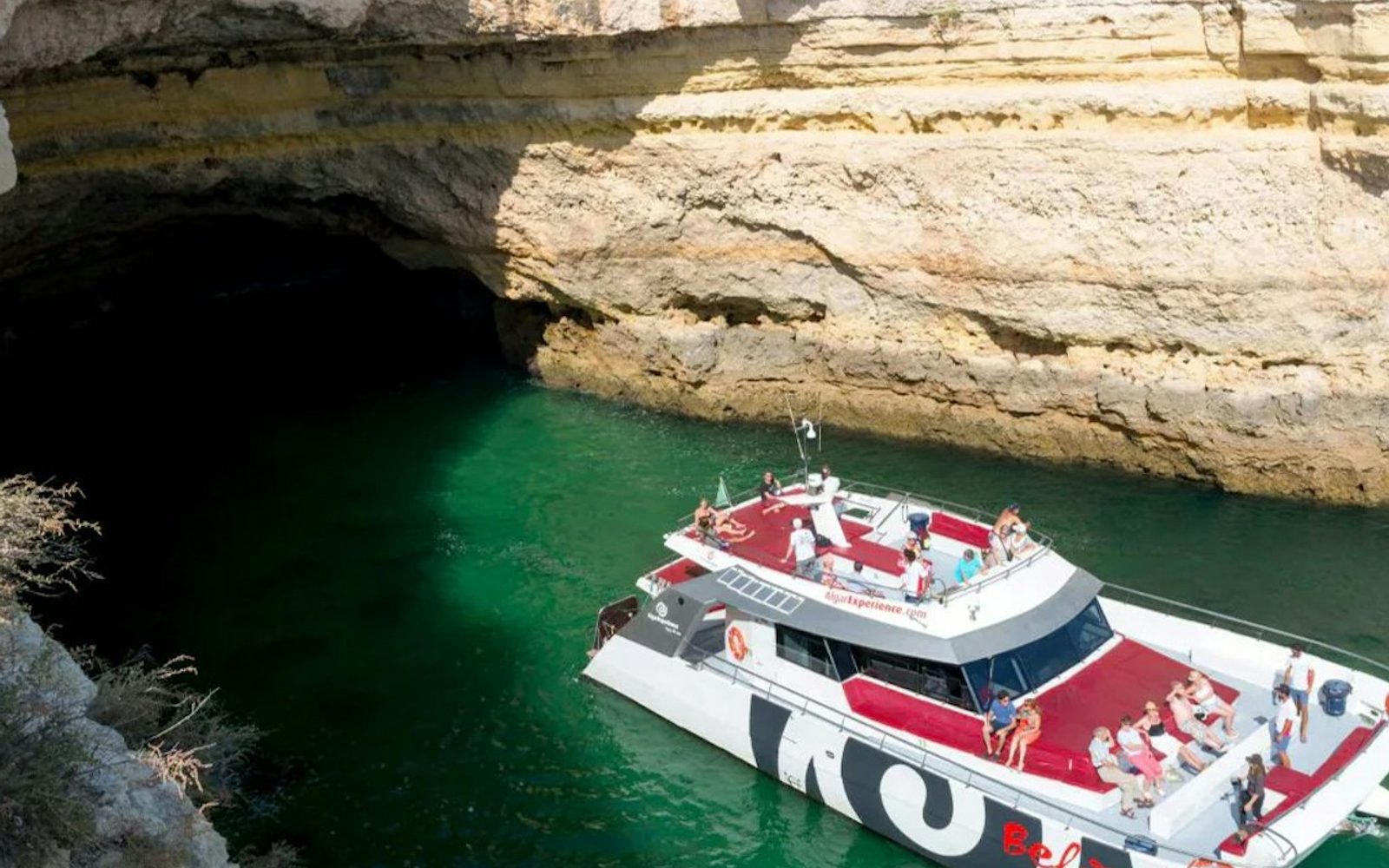 Benagil & Coastline: Catamaran Cruise Tour from Albufeira