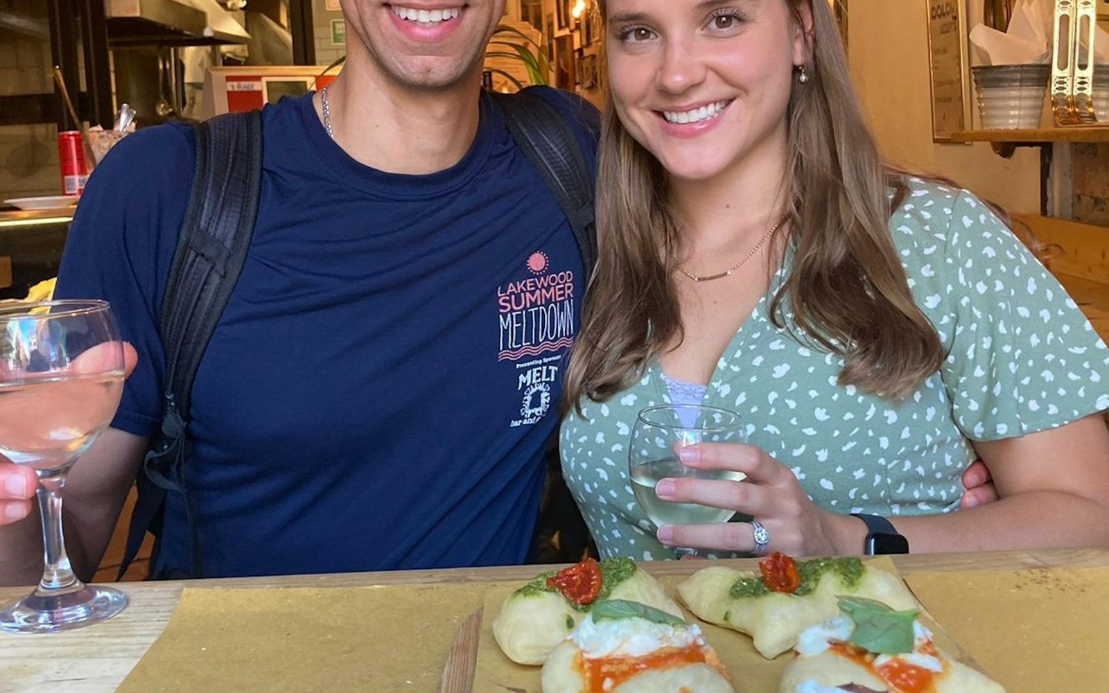 Rome: Sunset Pizza & Drinks Tour by the Colosseum