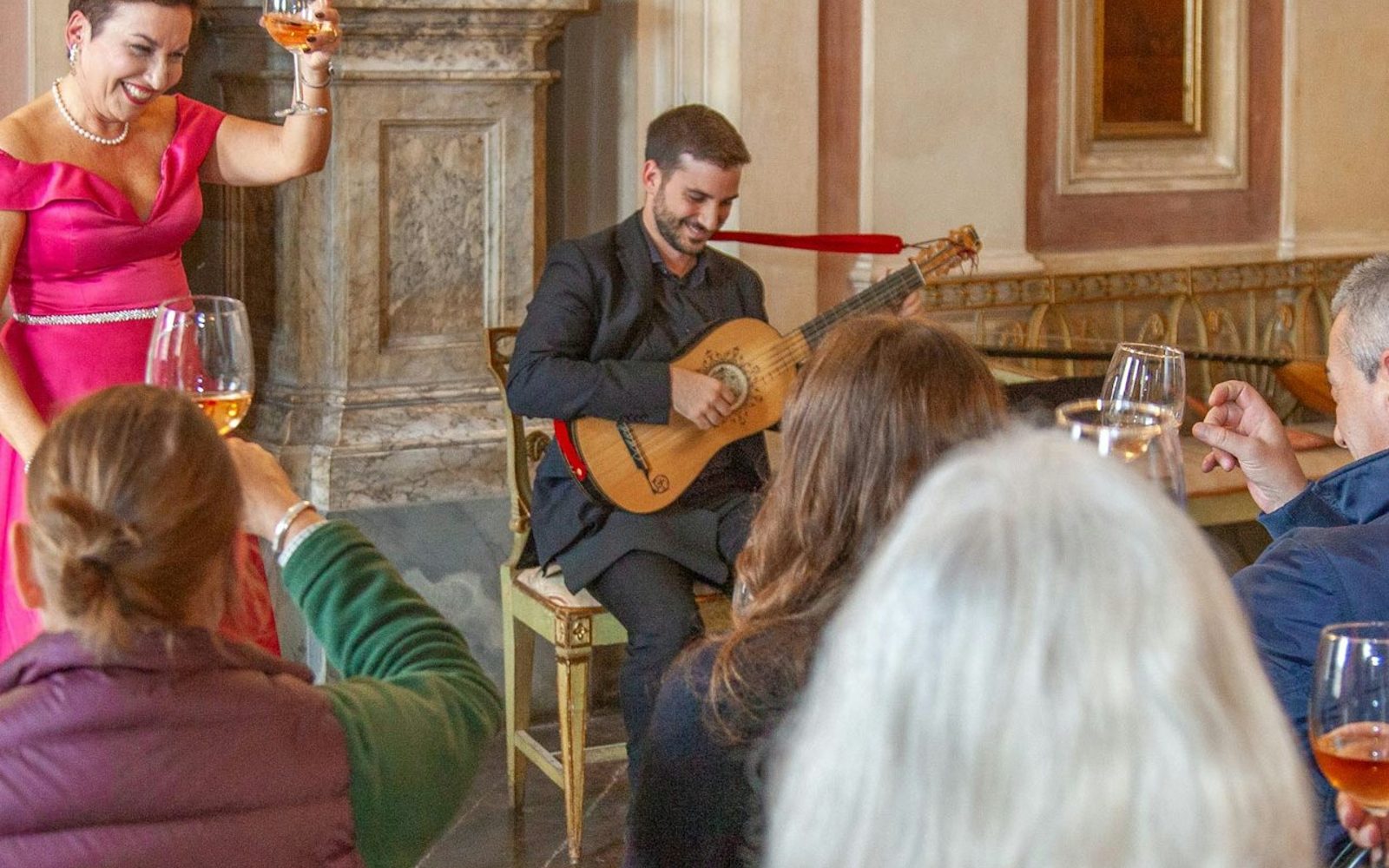 Palazzo Chigi Zondadari: Entry + Guided Tour + Opera Concert