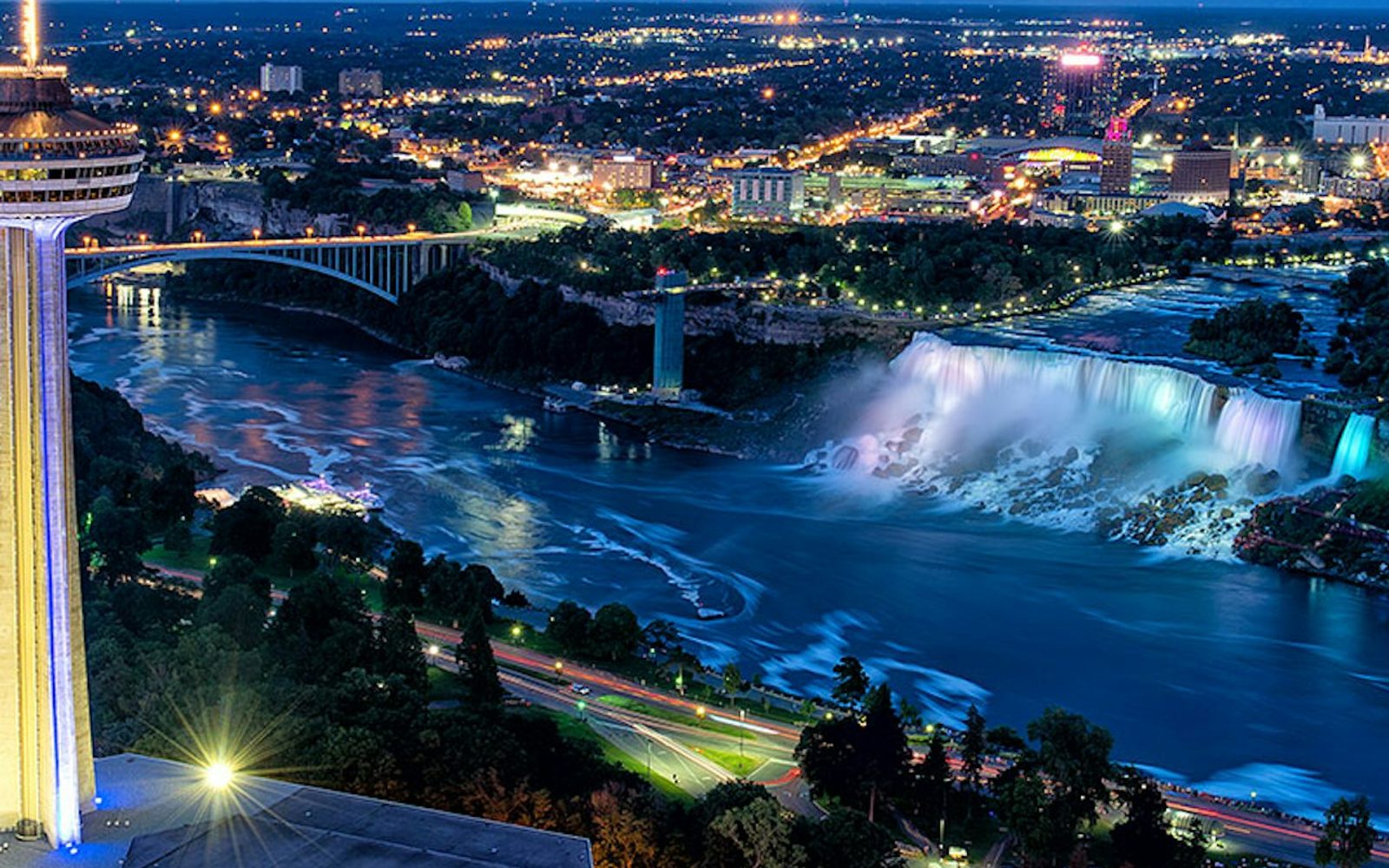 Niagara Adventure Theatre + Niagara Falls: Skylon Tower Observation Deck