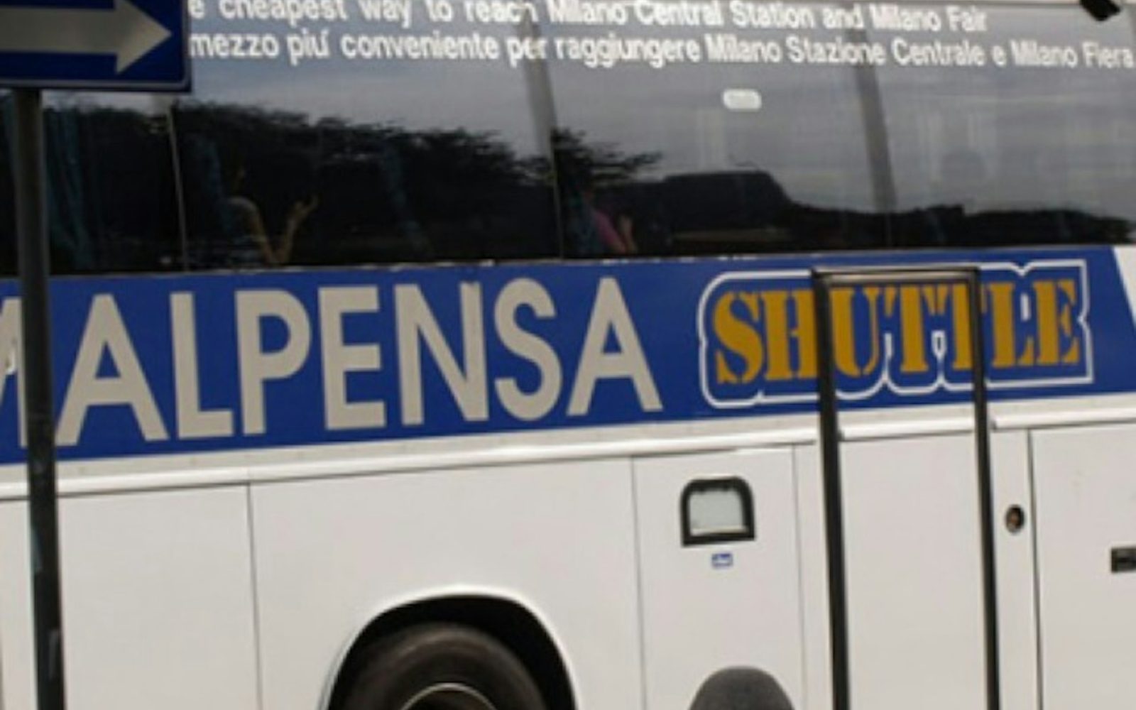 Milan: Shuttle Transfer to Malpensa Airport from Milano Centrale