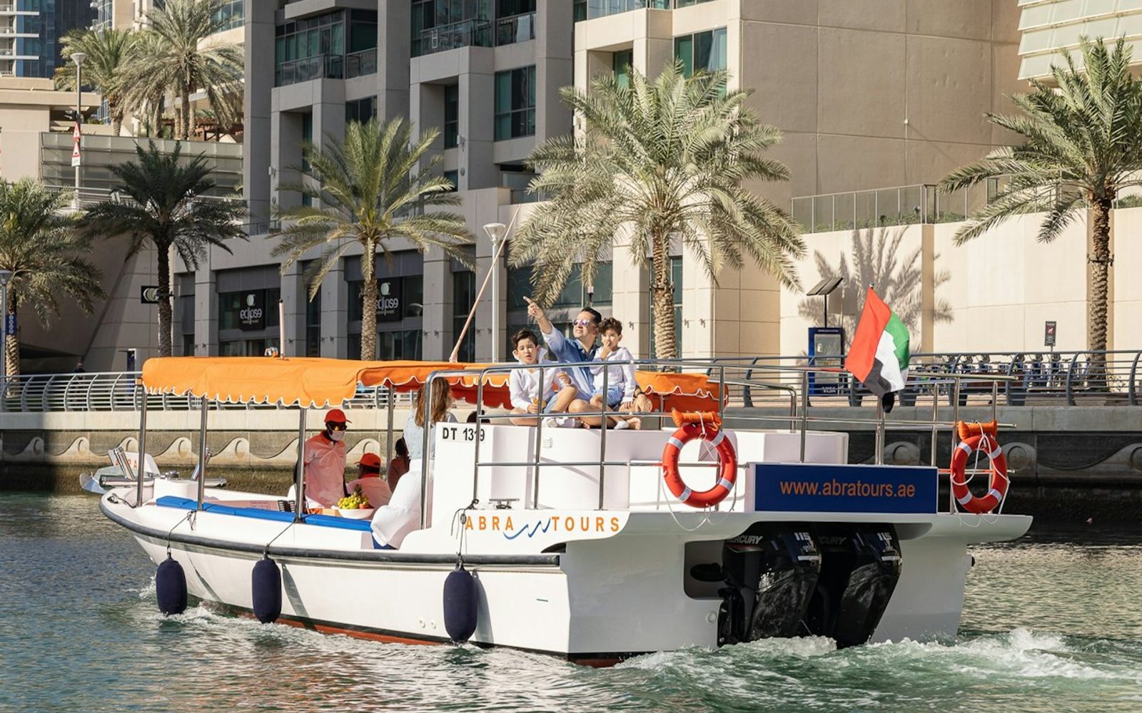 Dubai Marina: 60-Min Sightseeing Boat Tour by Abra Tours
