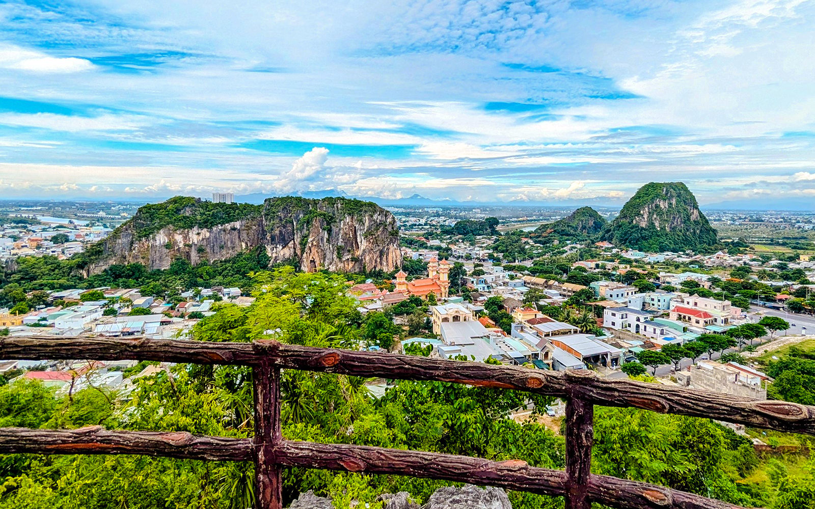 Marble Mountains & Hoi An City Tour with Transfers