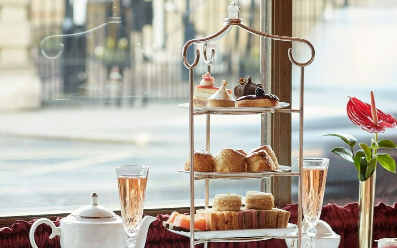 London: Royal Tour with Afternoon Tea