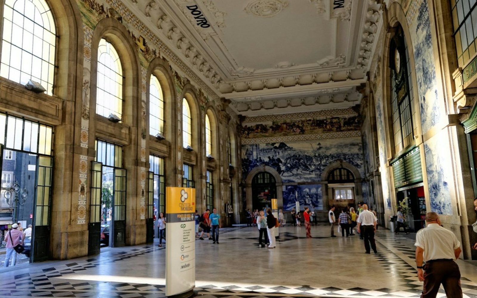 Porto: Private Tour with Dutch Guide