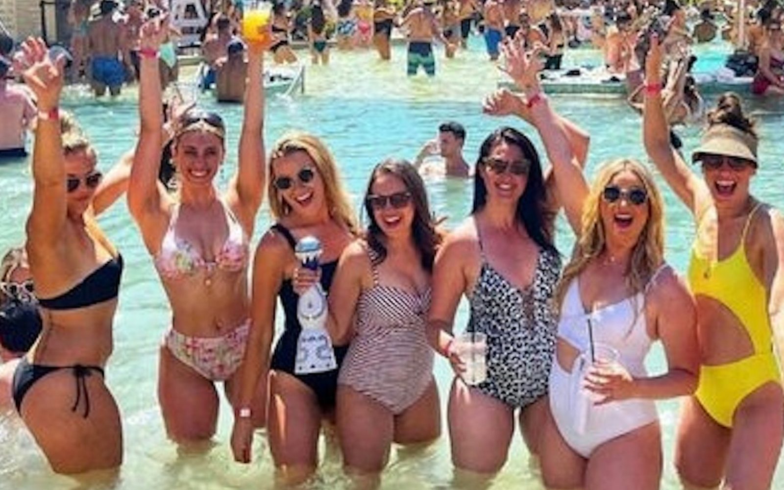 Las Vegas: Pool Party Crawl by Party Bus with VIP Fast-Pass Entry