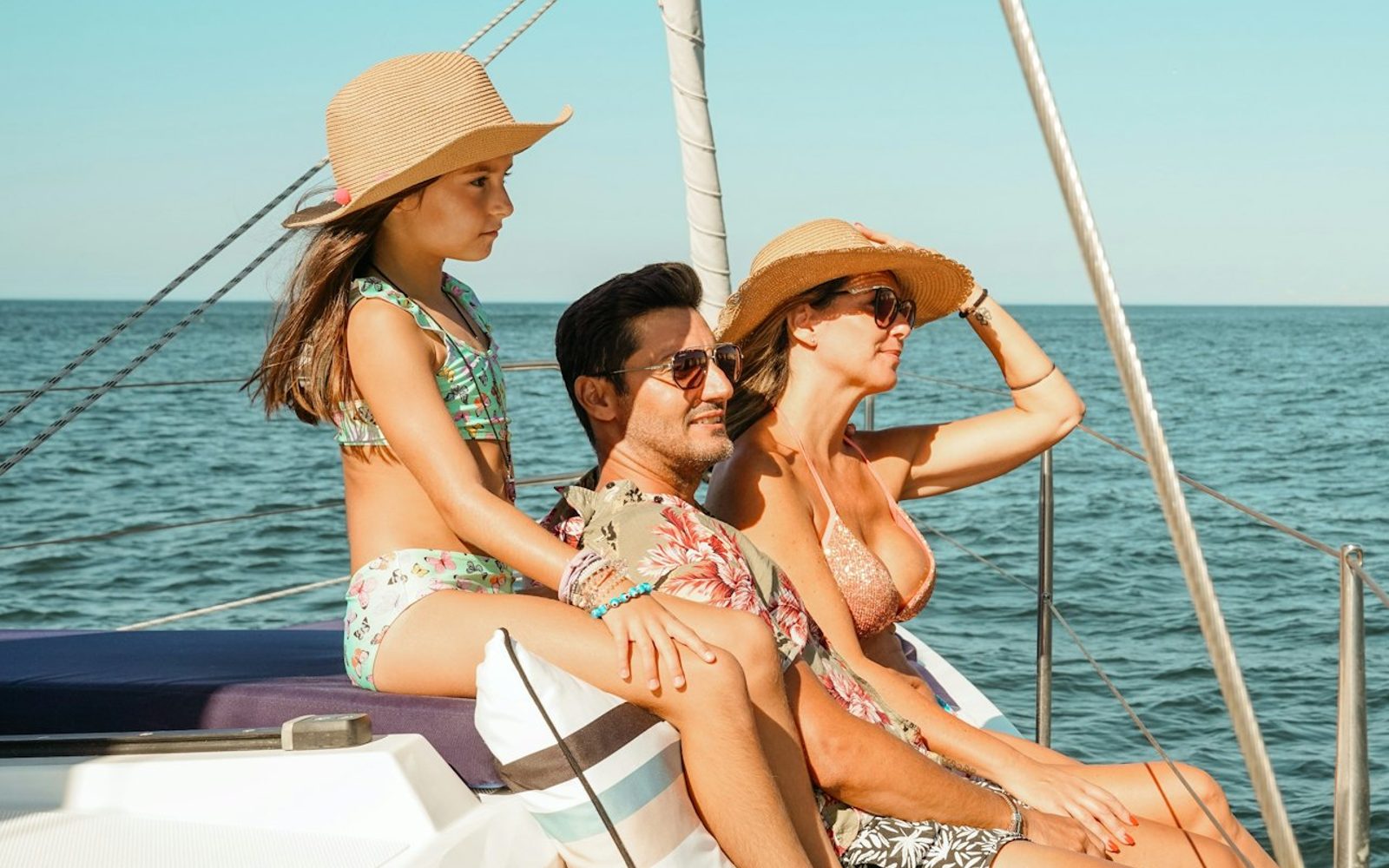 Benagil: Luxury Sunset Sail-Yacht Cruise from Portimão