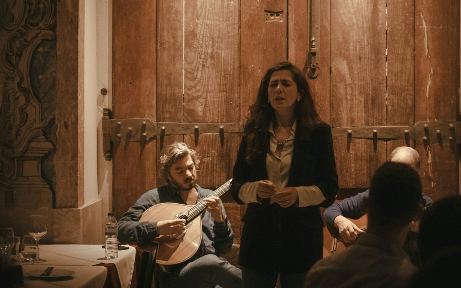 Mesa de Frades: Traditional Fado Show with Dinner