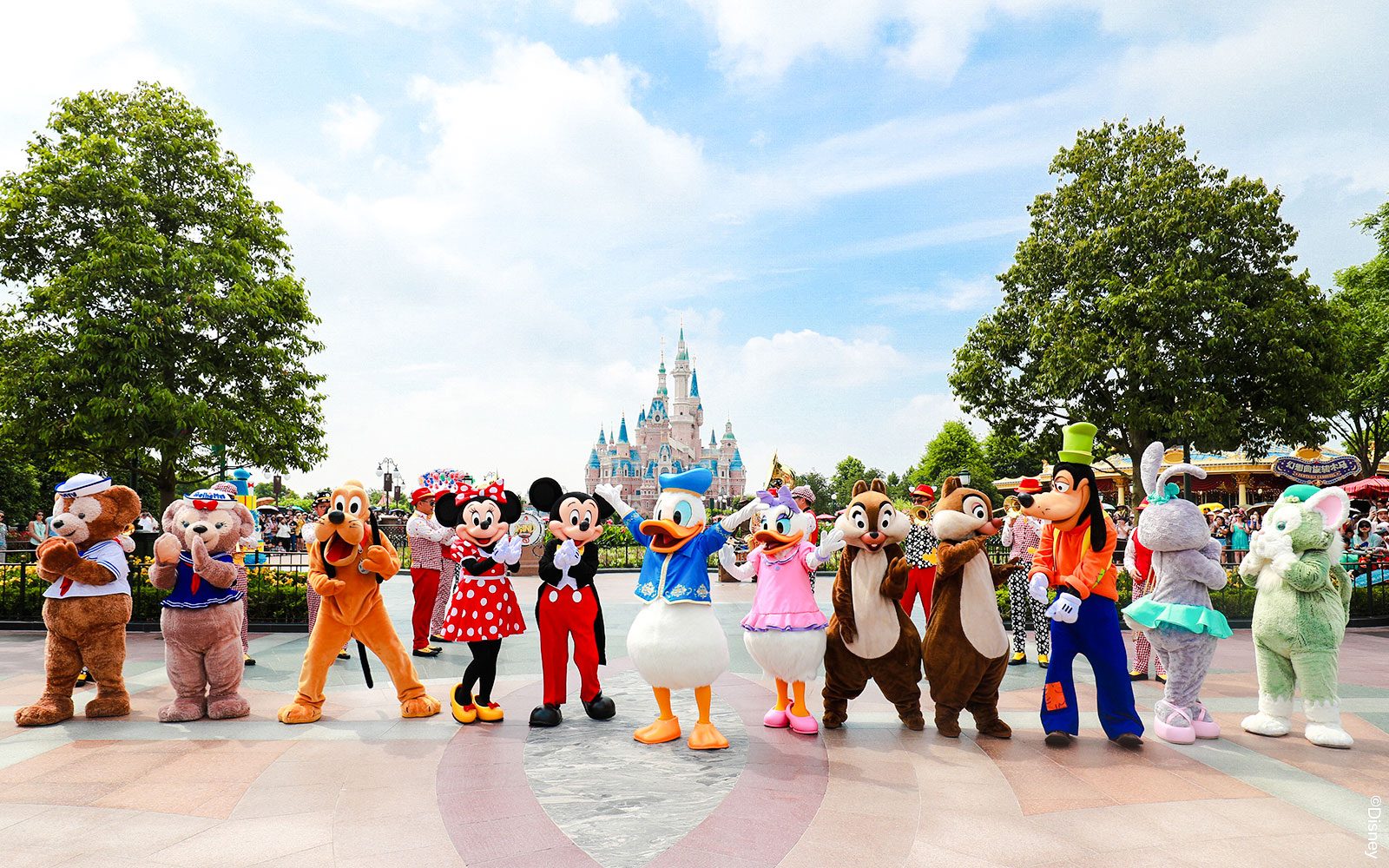 Shanghai Disneyland 1-Day Ticket with Premier Access (8 Attractions)
