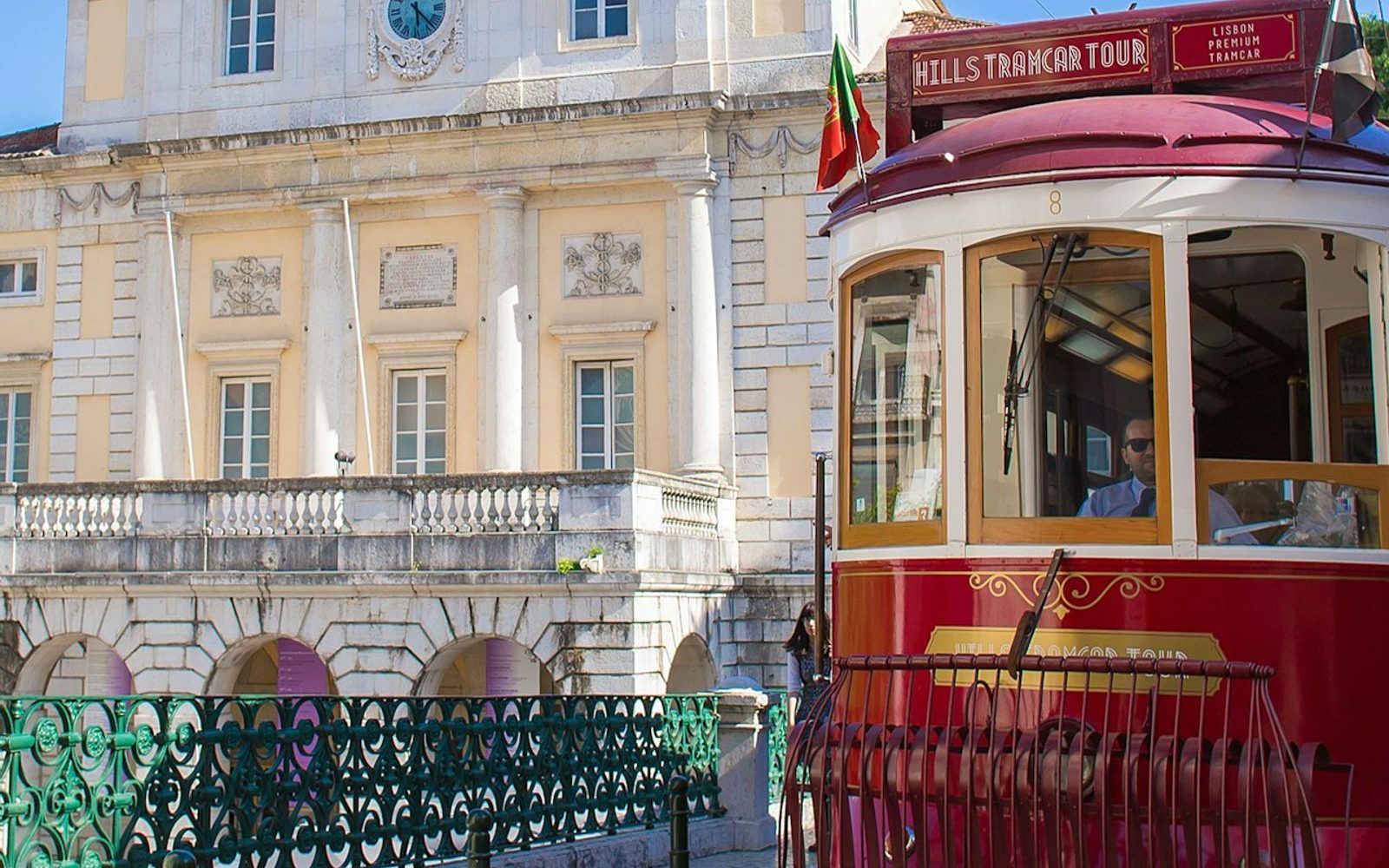 Lisbon: 48-Hour Hop-on Hop-off Bus + Historic Hills Tram Tour