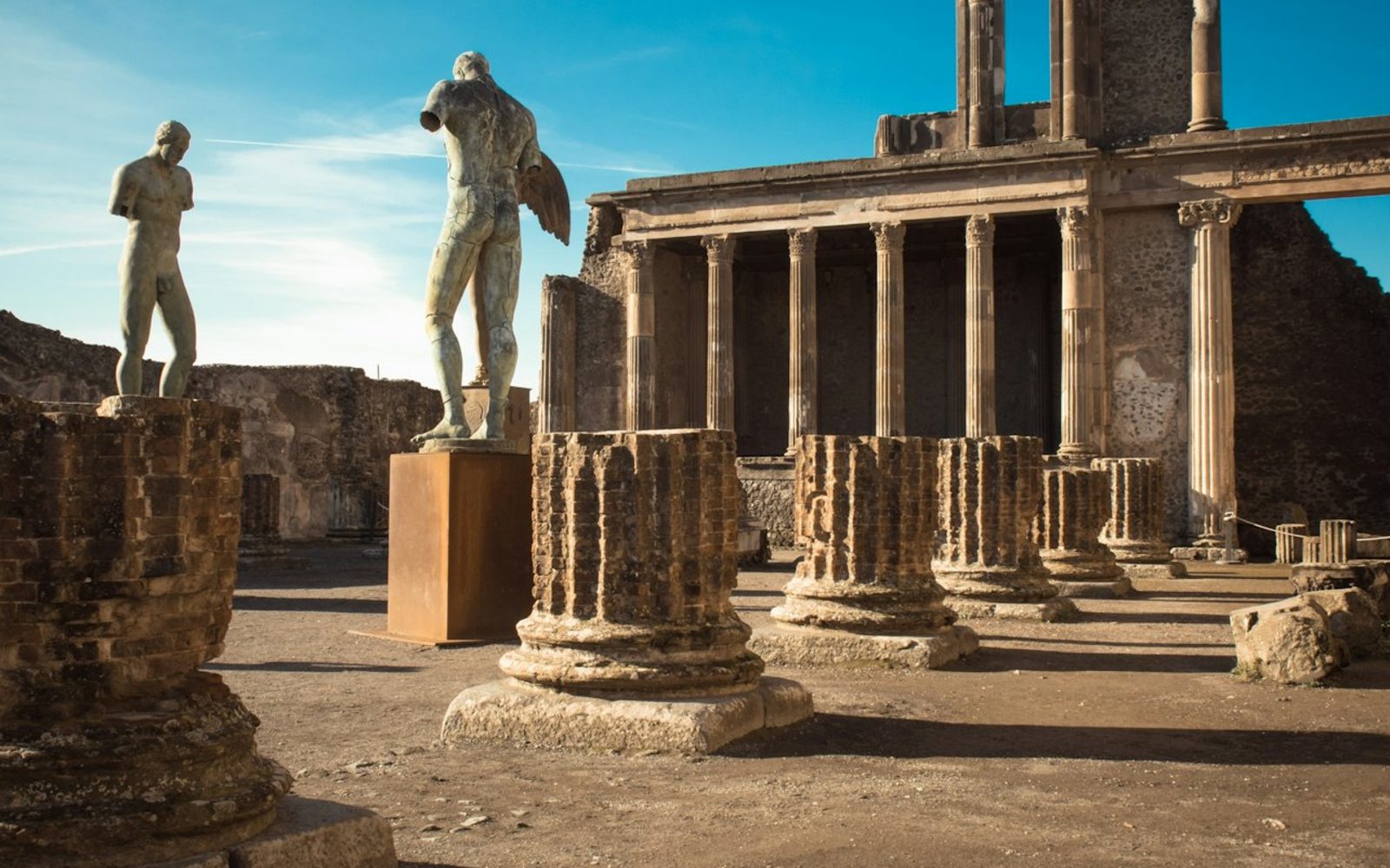 Pompeii: Skip The Line Ticket + Guided Tour with an Archaeologist