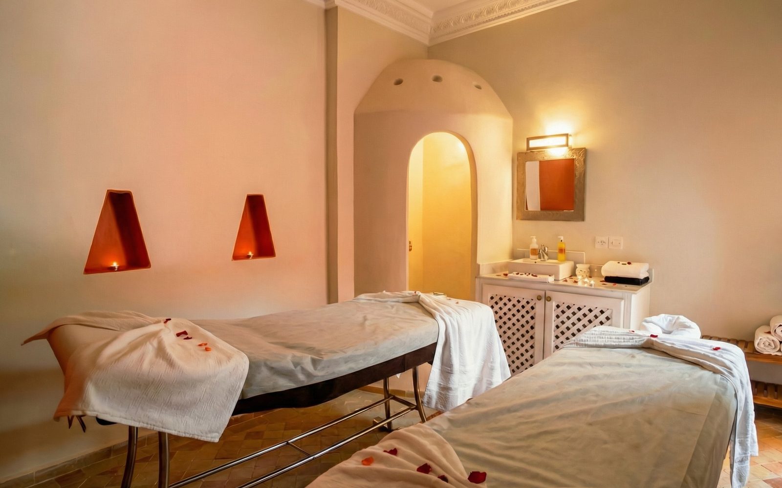 Marrakesh: Traditional Moroccan Hammam and Massage with Transfers