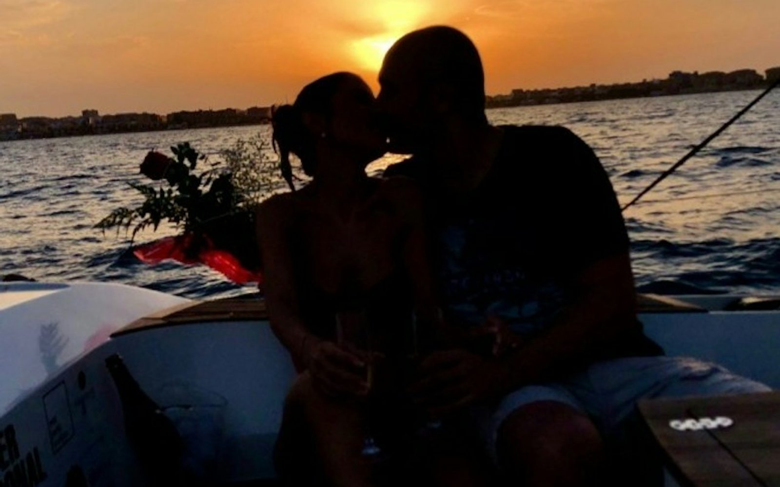 Valencia: Private Sunset Sailboat + Drink