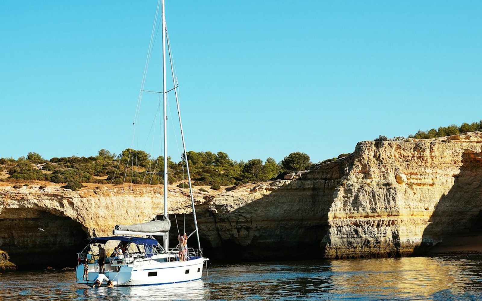 Benagil Caves: Luxury Morning Sail-Yacht Cruise from Portimão
