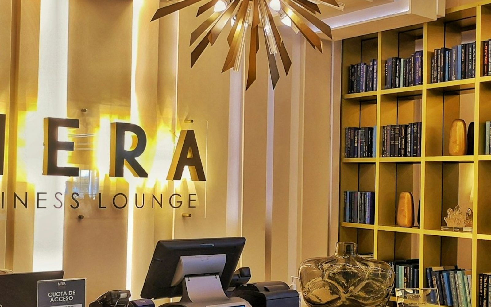 Cancun International Airport: MERA Business Lounge Access