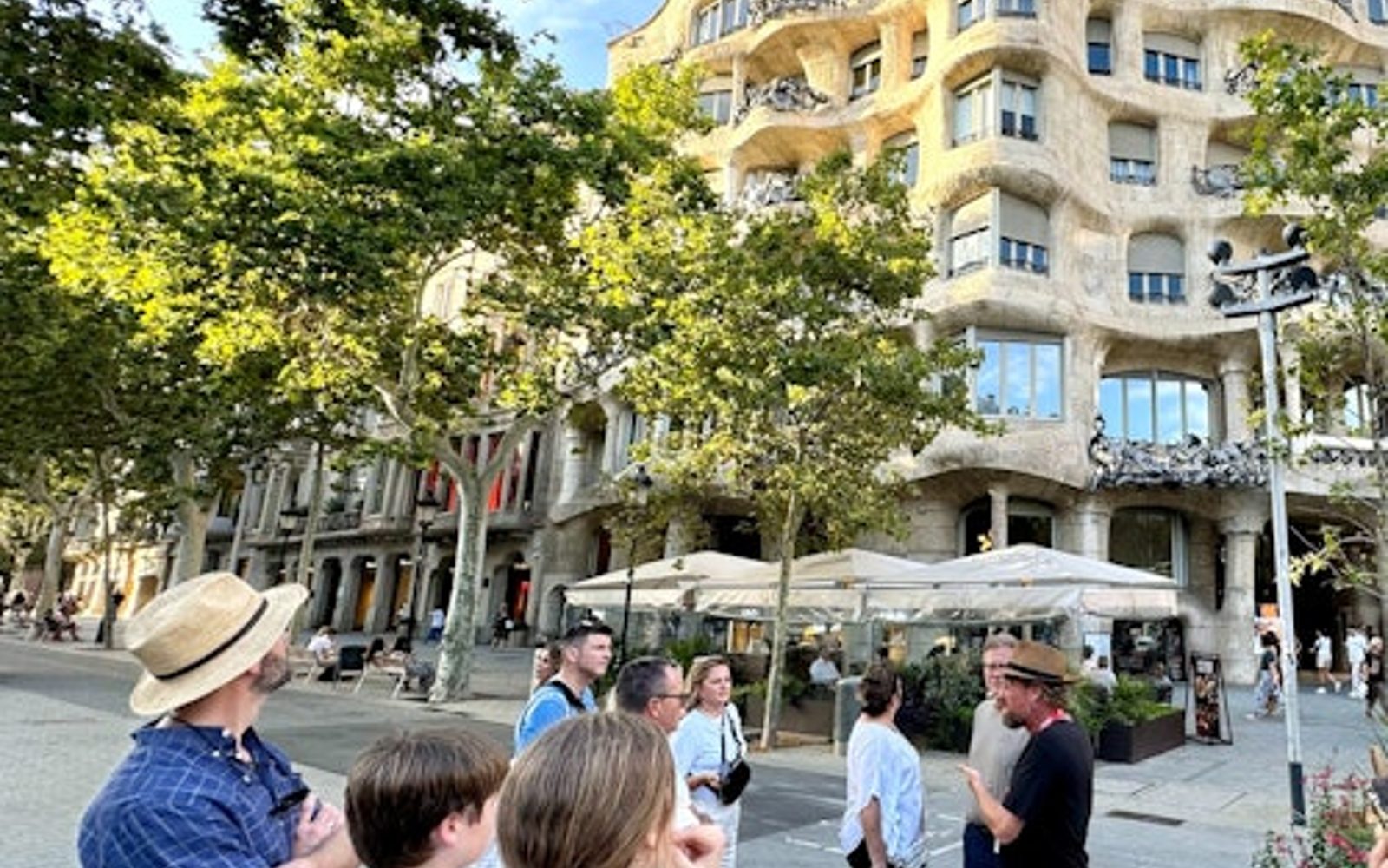 Sagrada Familia & Pedrera (Casa Mila): Small-Group Tour + Cava