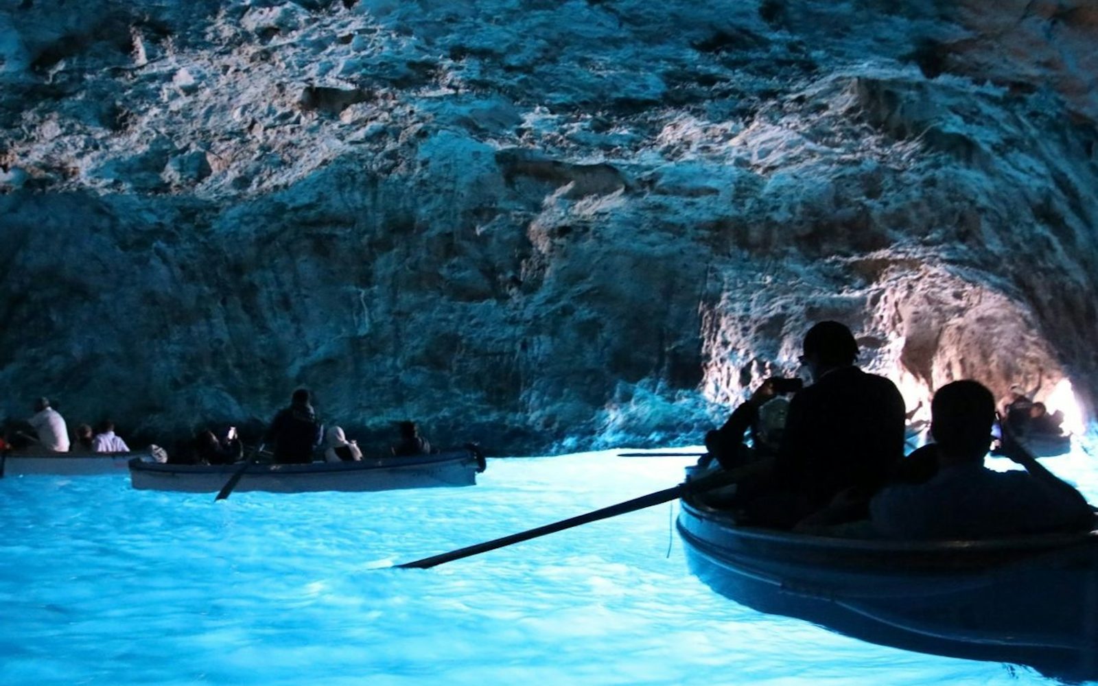 Capri: Guided Boat Tour + Drinks + Blue Grotto Visit