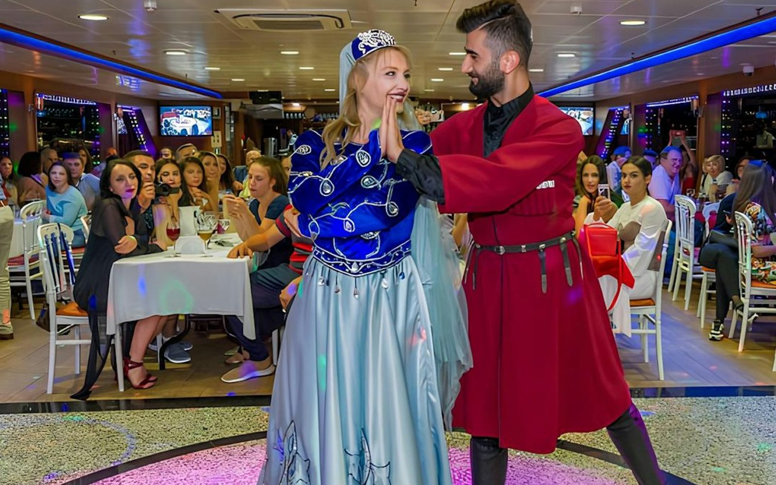 Istanbul: 4-Hr Bosphorus Dinner Cruise with Ottoman Dance Show