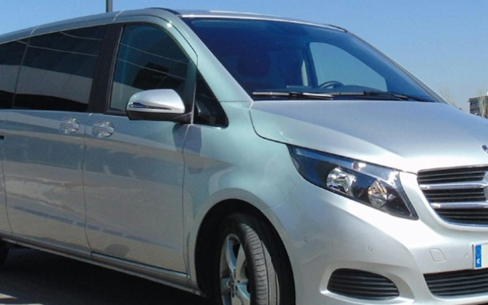 Granada: Private Transfer To/From Airport