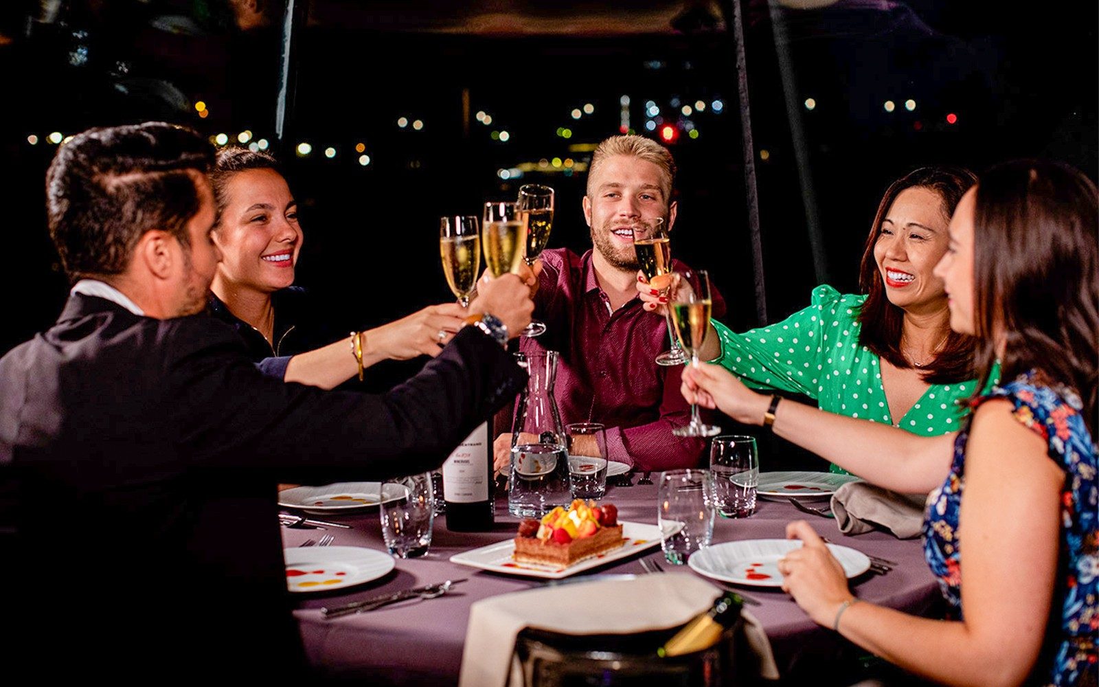 Croisière dîner sur la Seine avec Bateaux Parisiens, Menu Premium Français