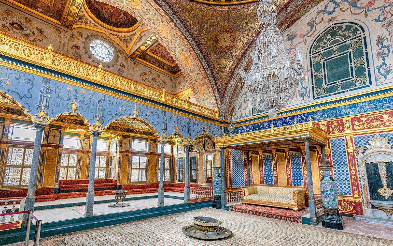 Mga Tiket na Walang Pila para sa Topkapi Palace na may Access sa Harem at Bosphorus Cruise